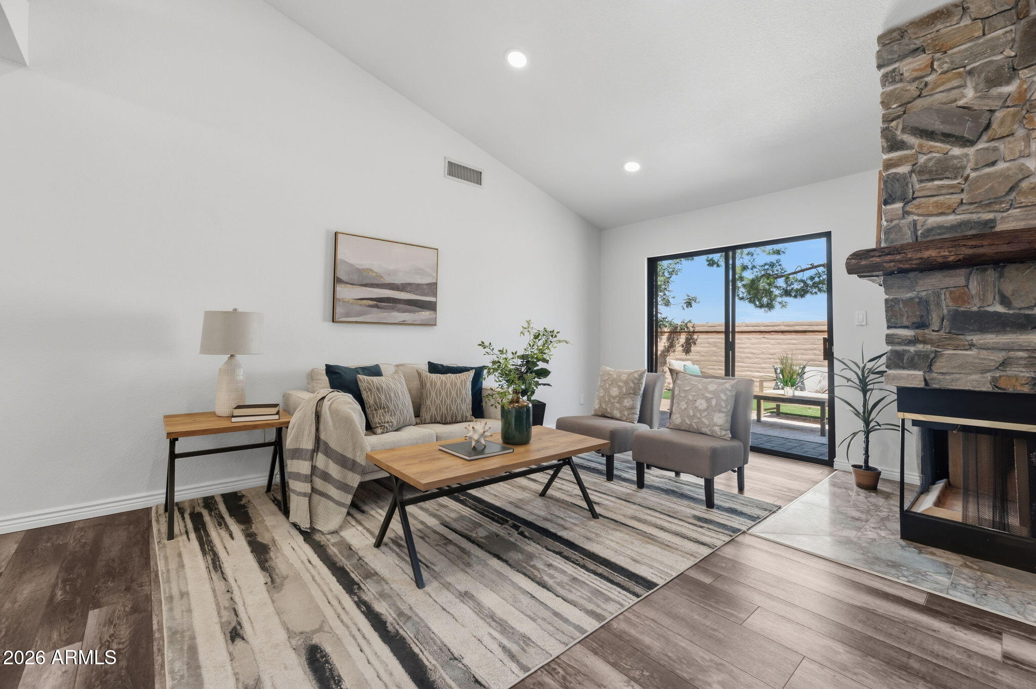945 N PASADENA Avenue 7