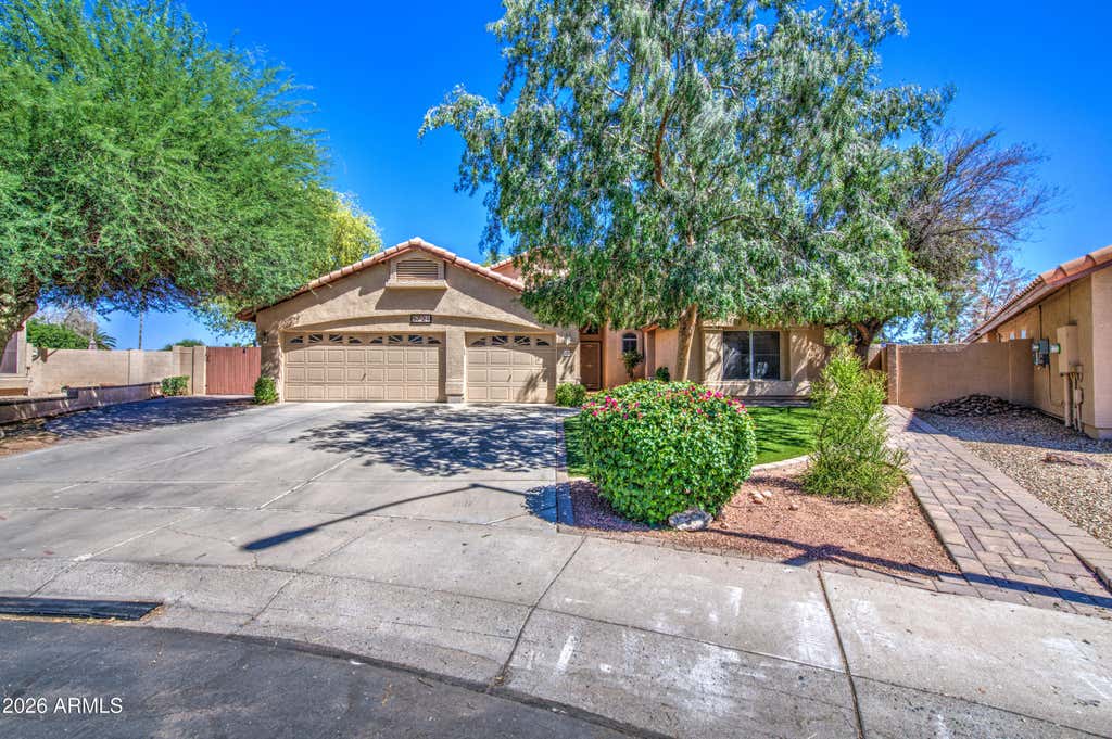 Photo of 5721 W Ironwood Drive, Glendale, AZ 85302 (MLS # 7039970)
