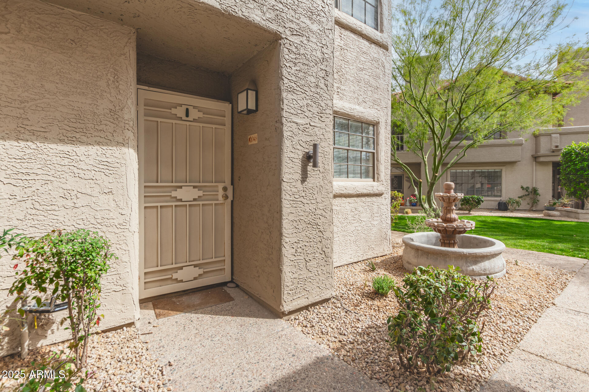 10017 E Mountain View Road -- 1045