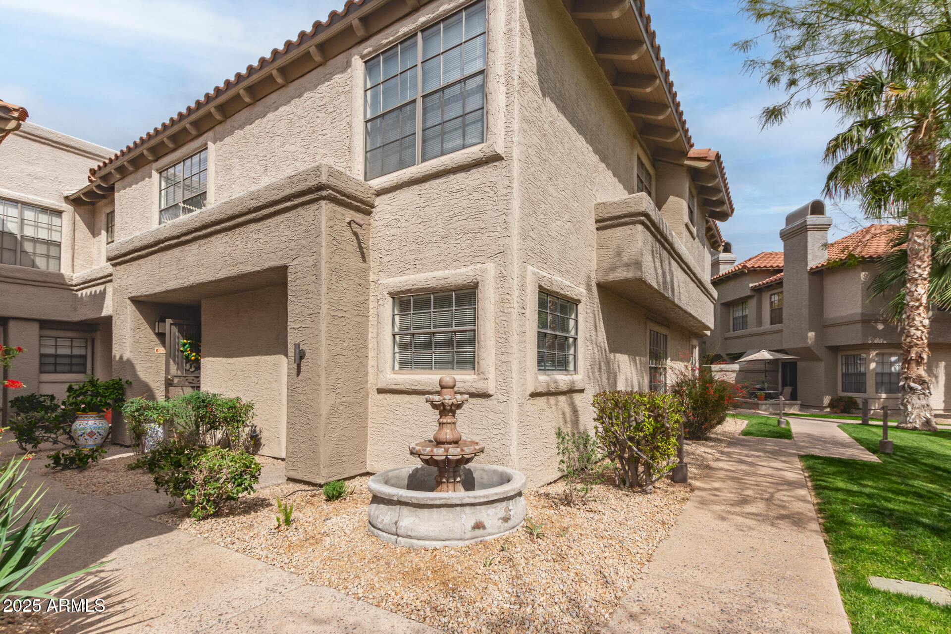 10017 E Mountain View Road -- 1045