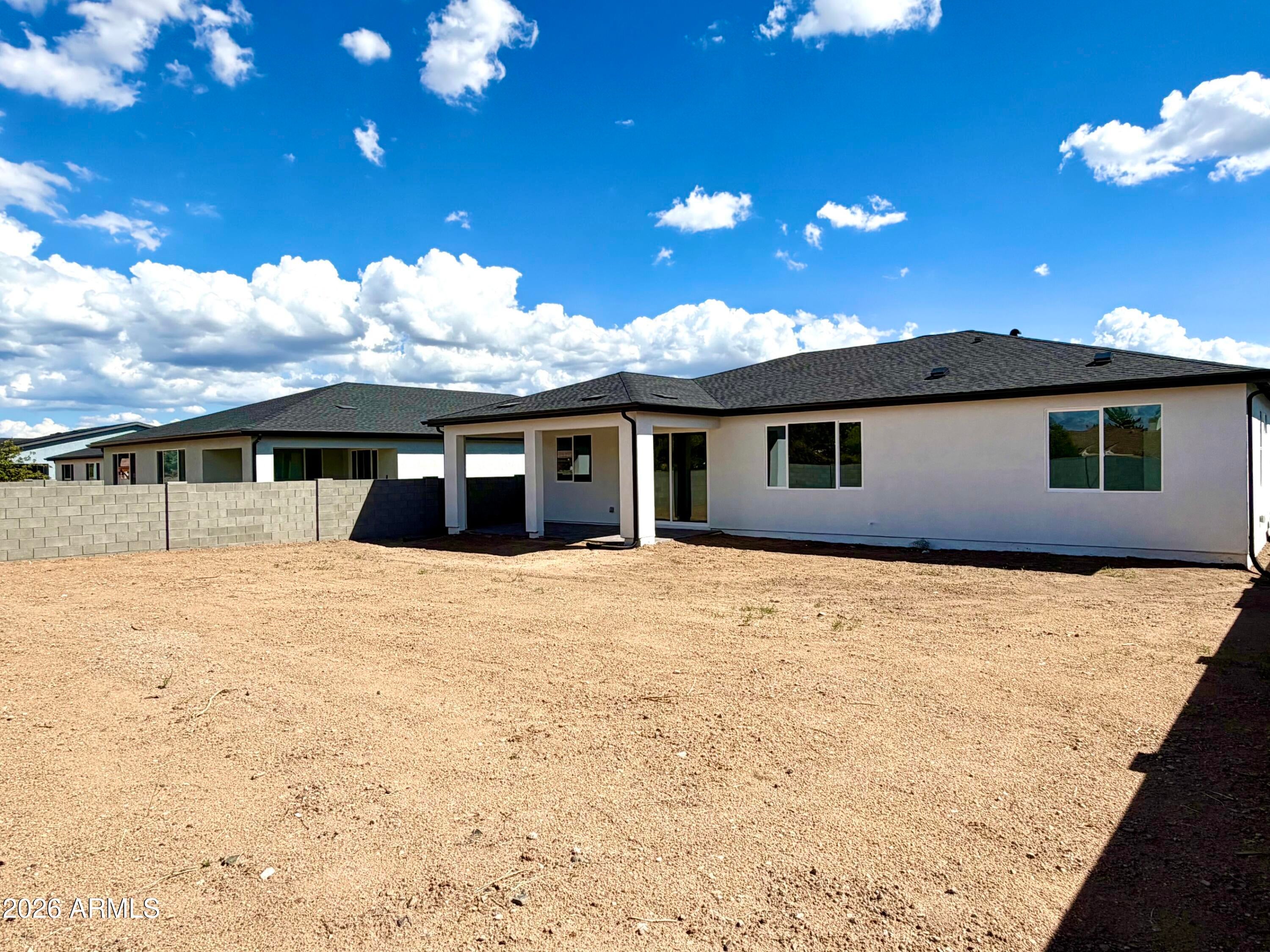 7408 E LOUIE Lane