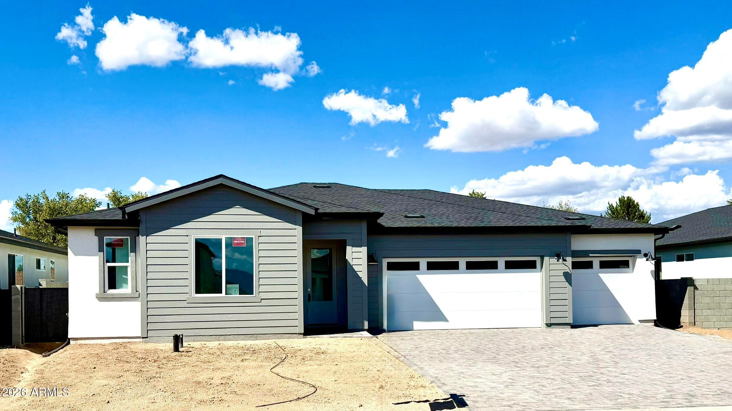 7408 E LOUIE Lane