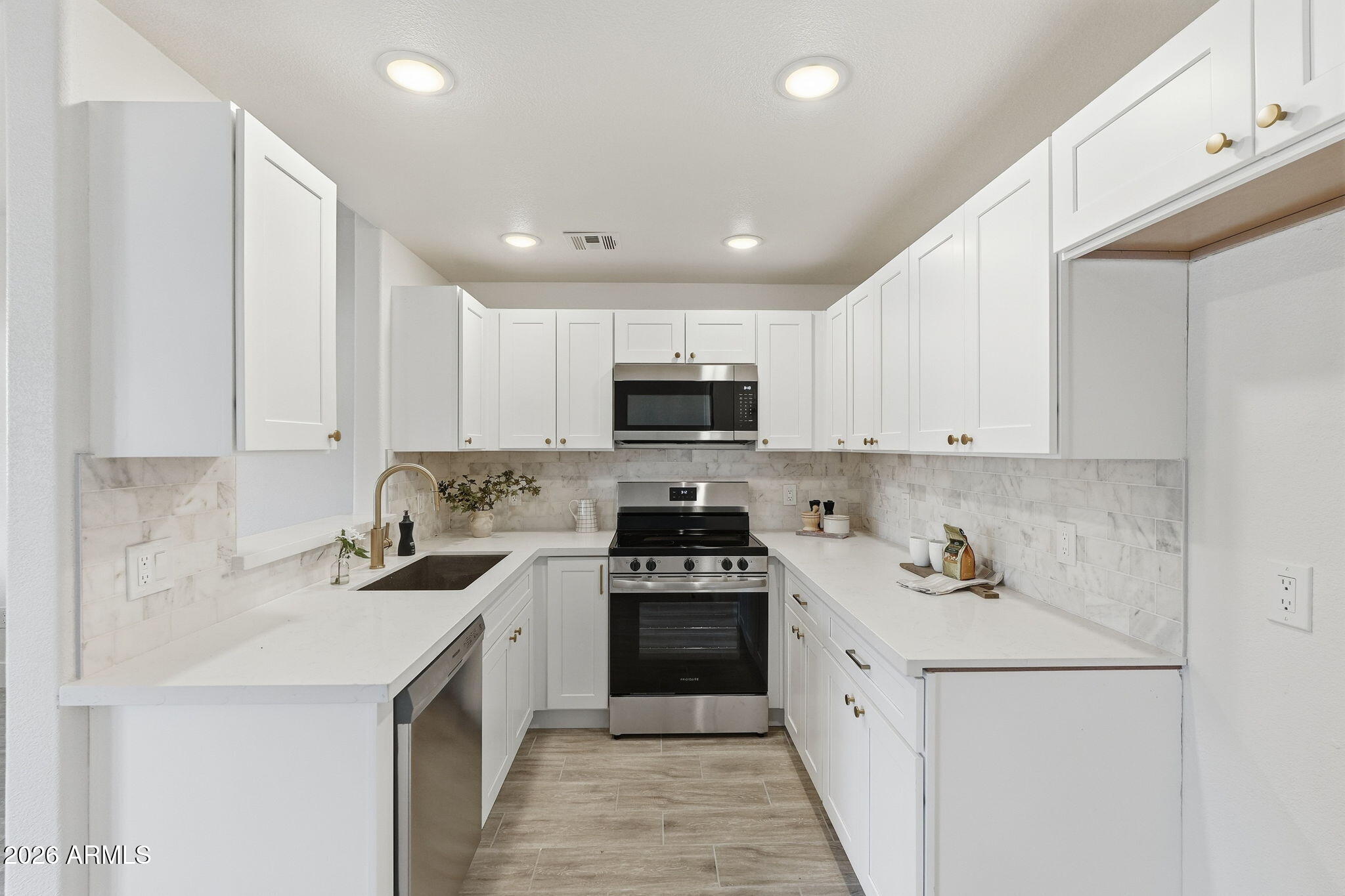 13415 N 20TH Street 8