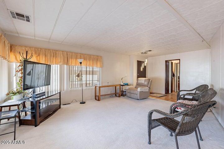 201 S GREENFIELD Road 142