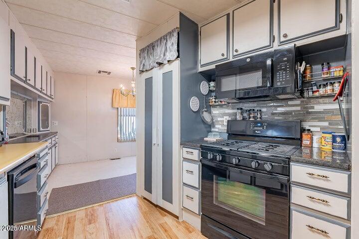 201 S GREENFIELD Road 142