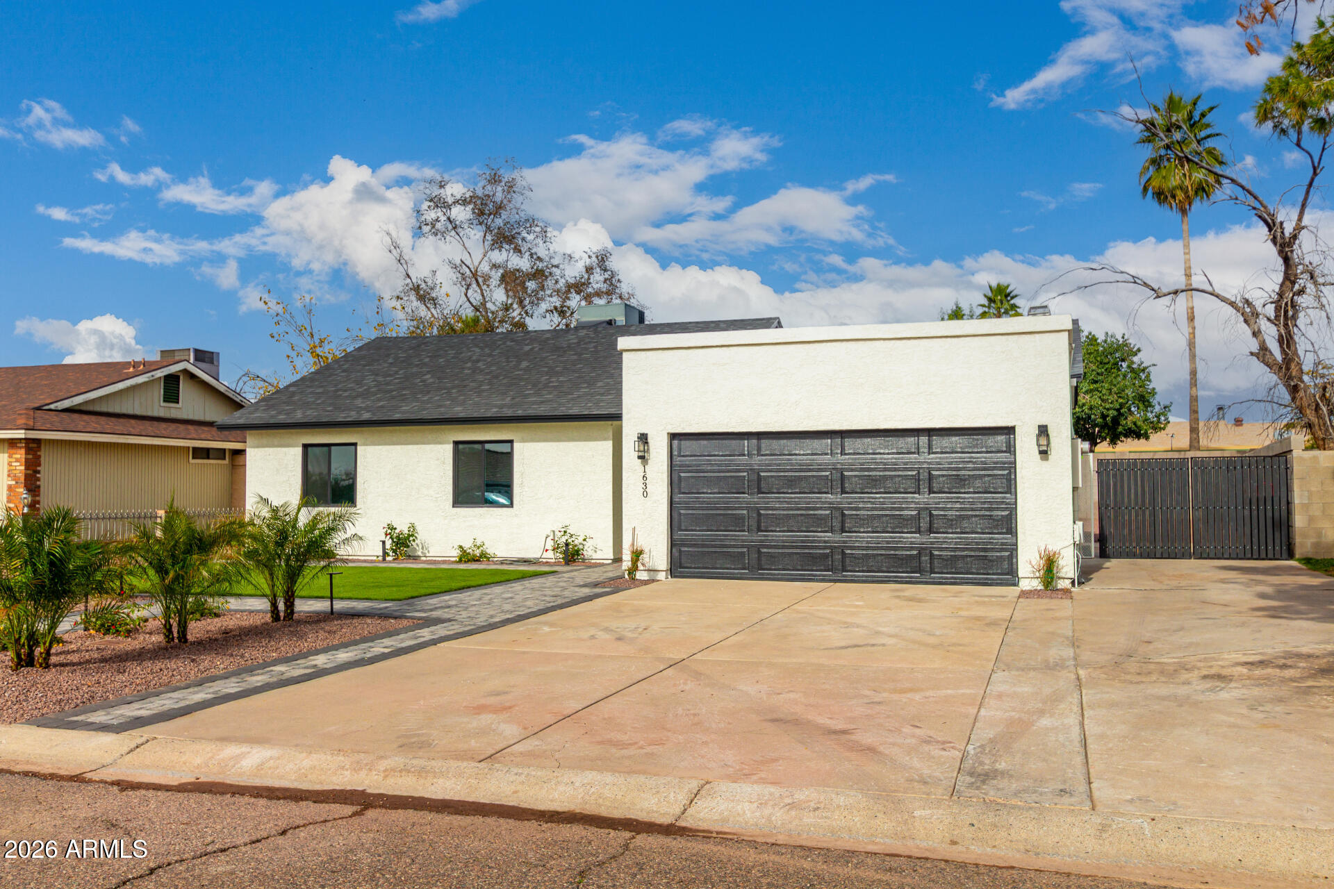 1630 W SEQUOIA Drive