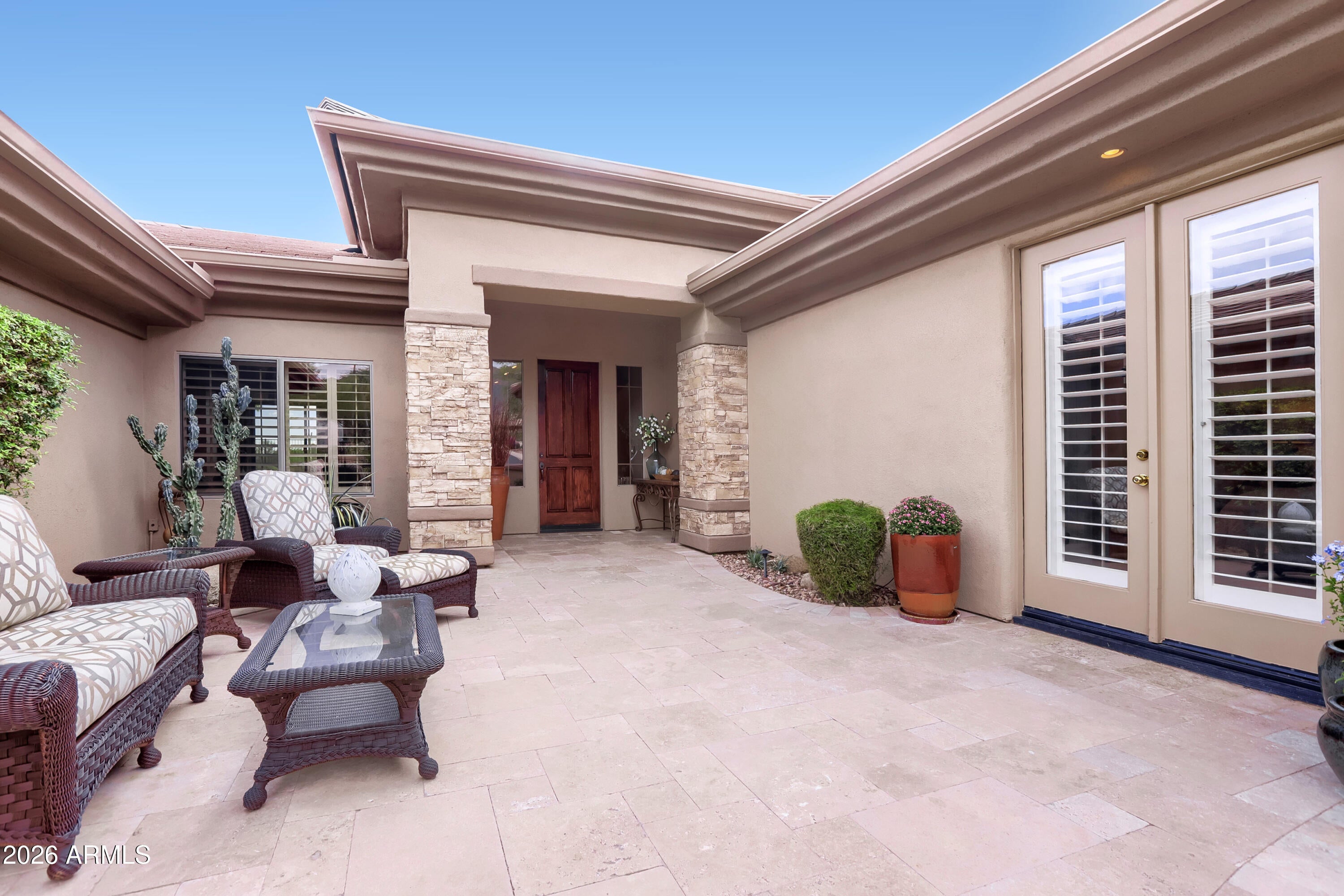 2233 W STONEWALL Drive