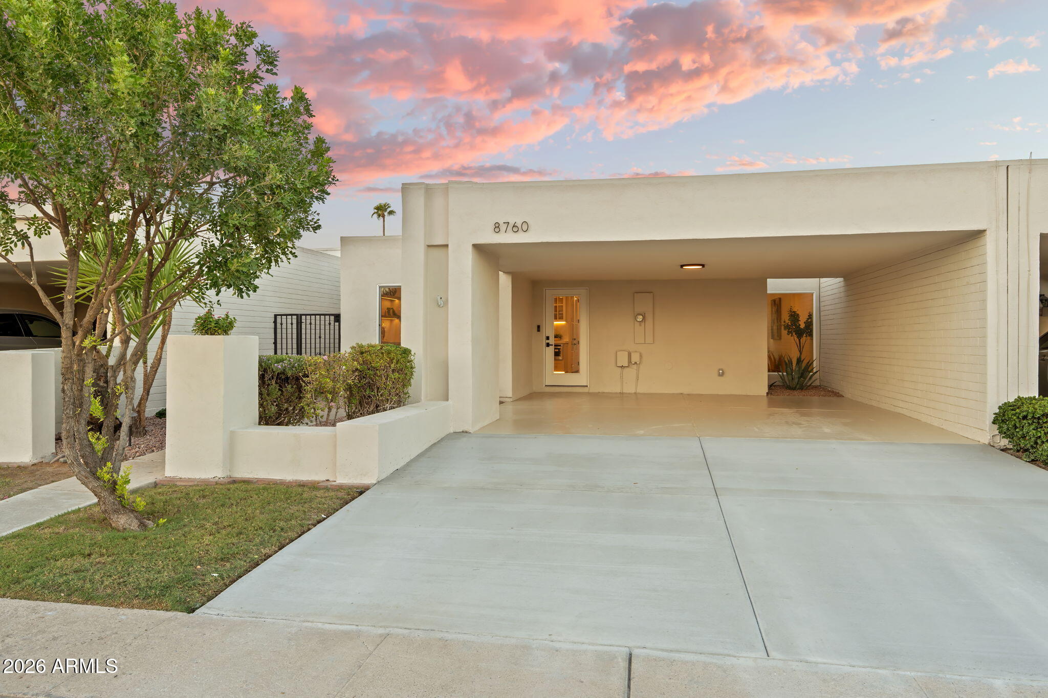 8760 E VIA DE SERENO --