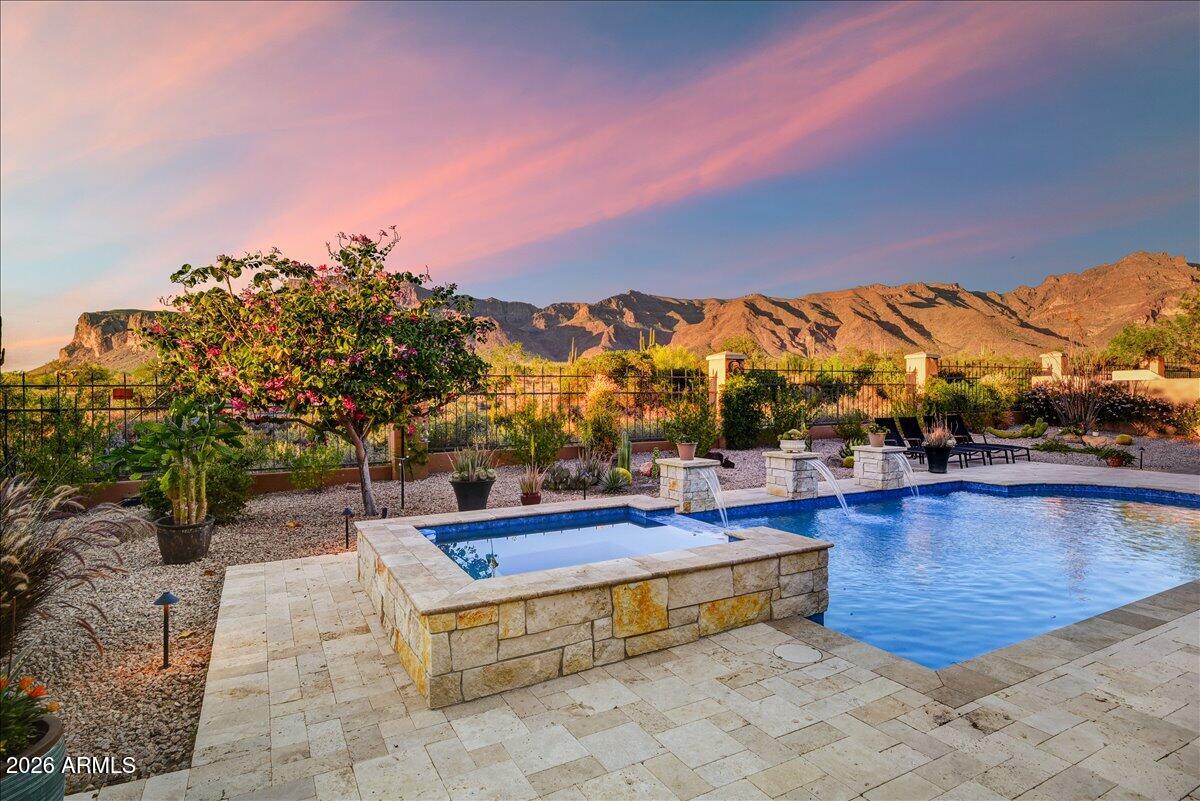 8296 E SUNSET VIEW Drive