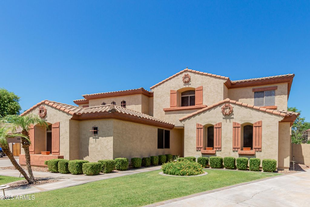Photo of 5740 N 132nd Drive, Litchfield Park, AZ 85340 (MLS # 6937422)