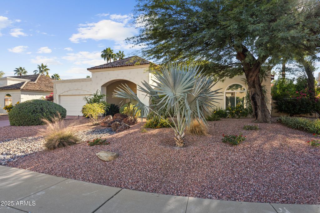 Photo of 10115 E Bella Vista Drive, Scottsdale, AZ 85258 (MLS # 6943949)