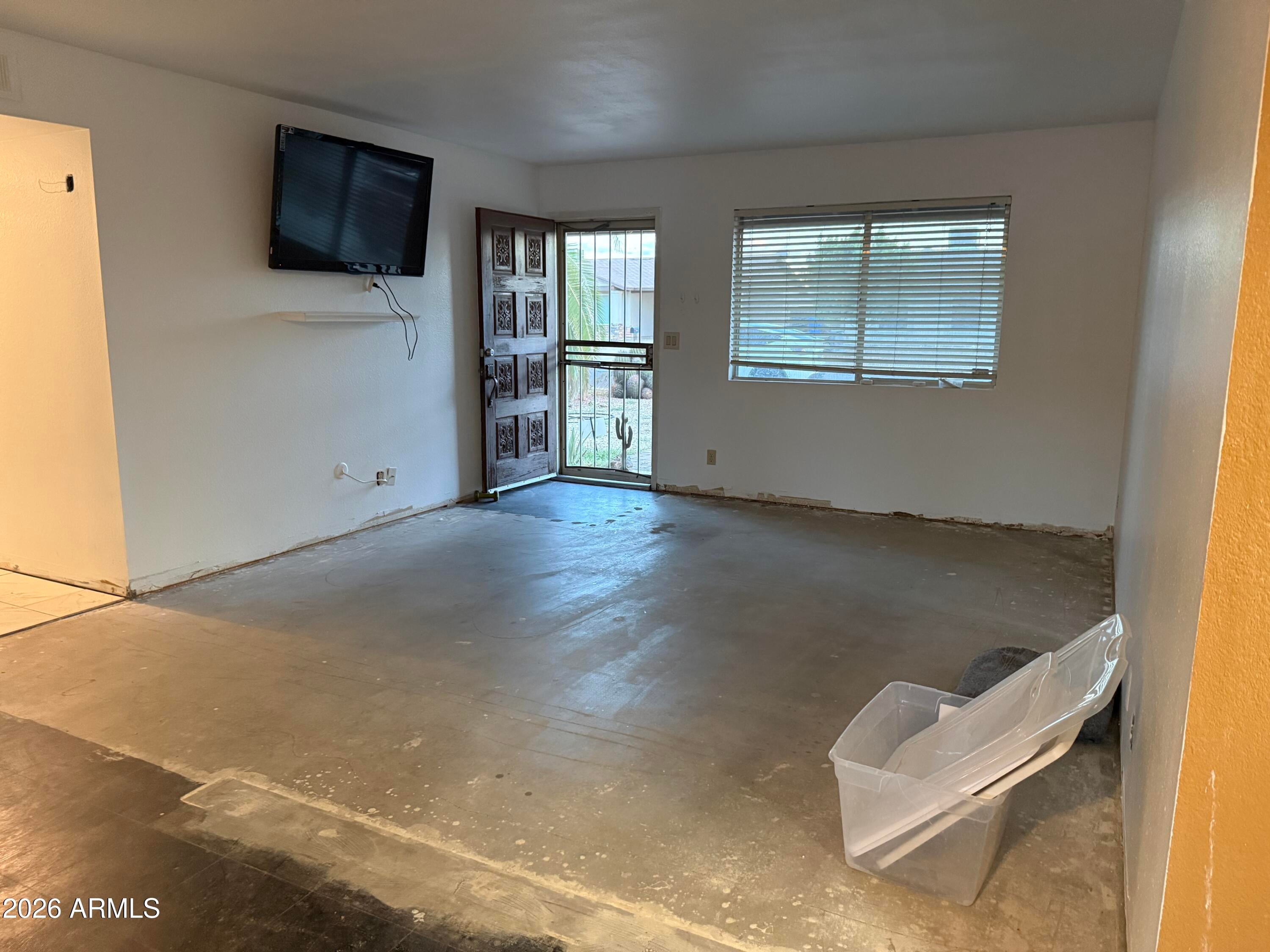 2214 W BEHREND Drive