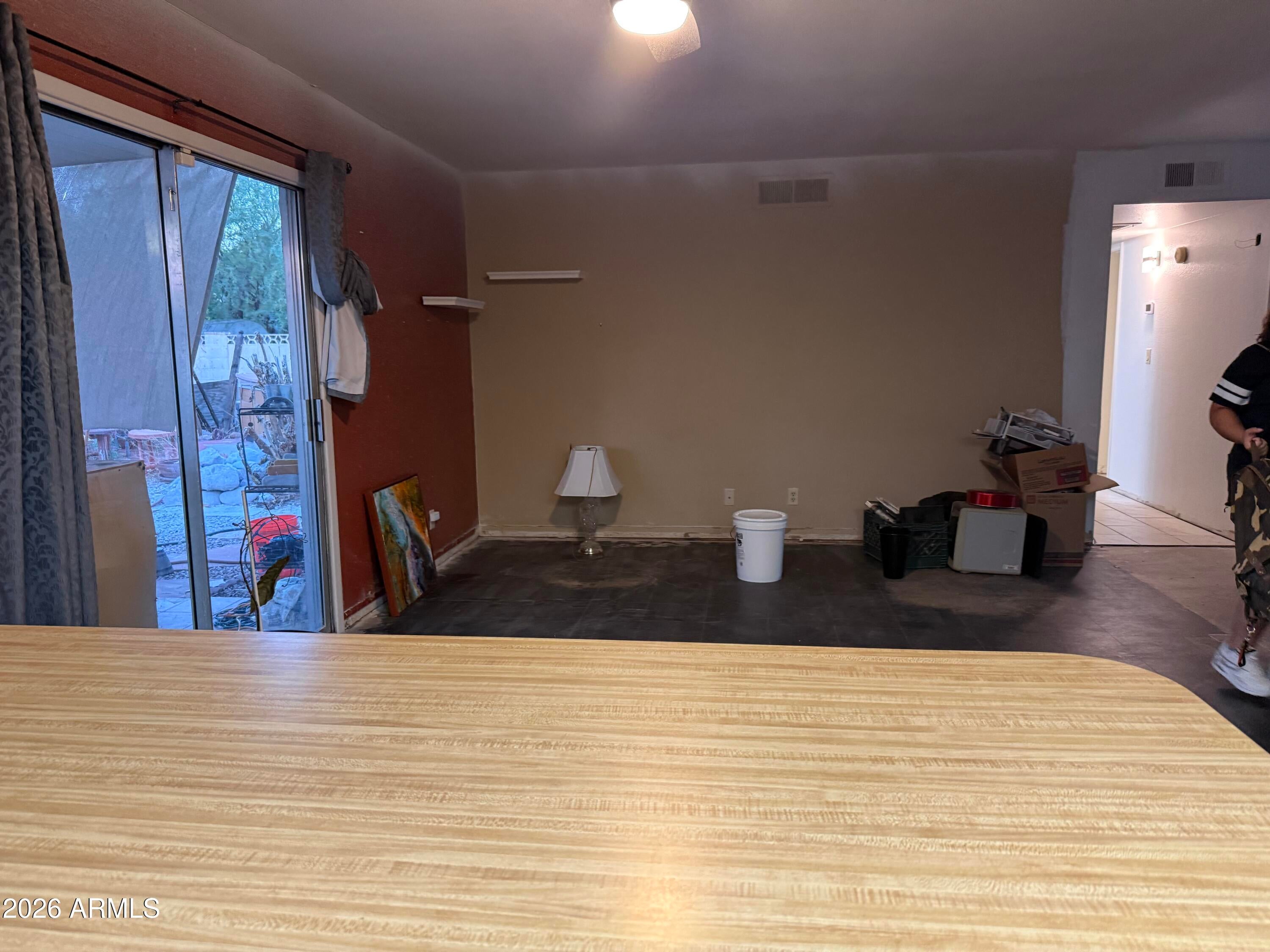 2214 W BEHREND Drive