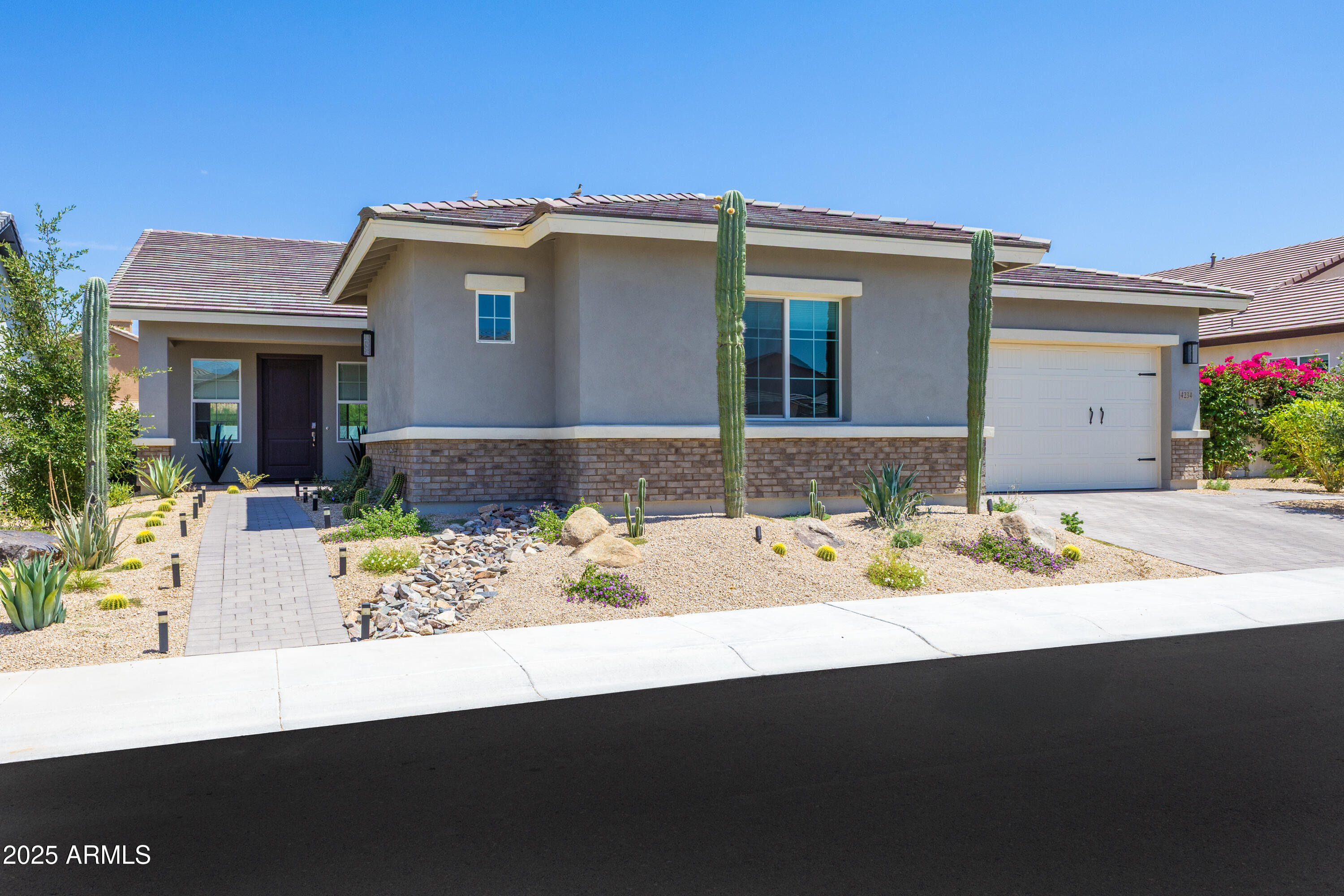 4234 E HUNTER Court