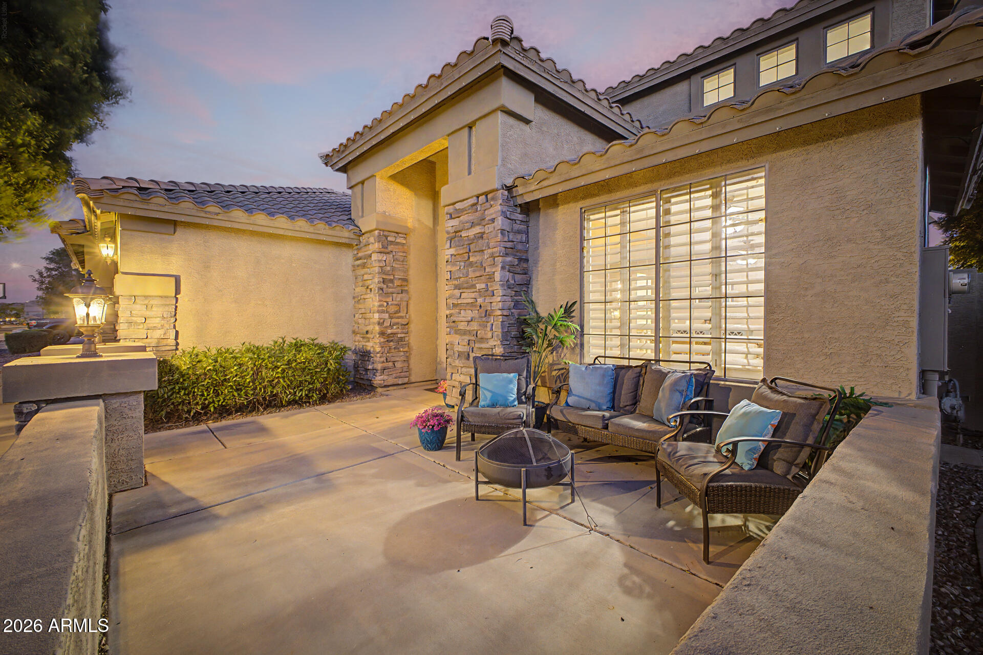 8039 W FOOTHILL Drive