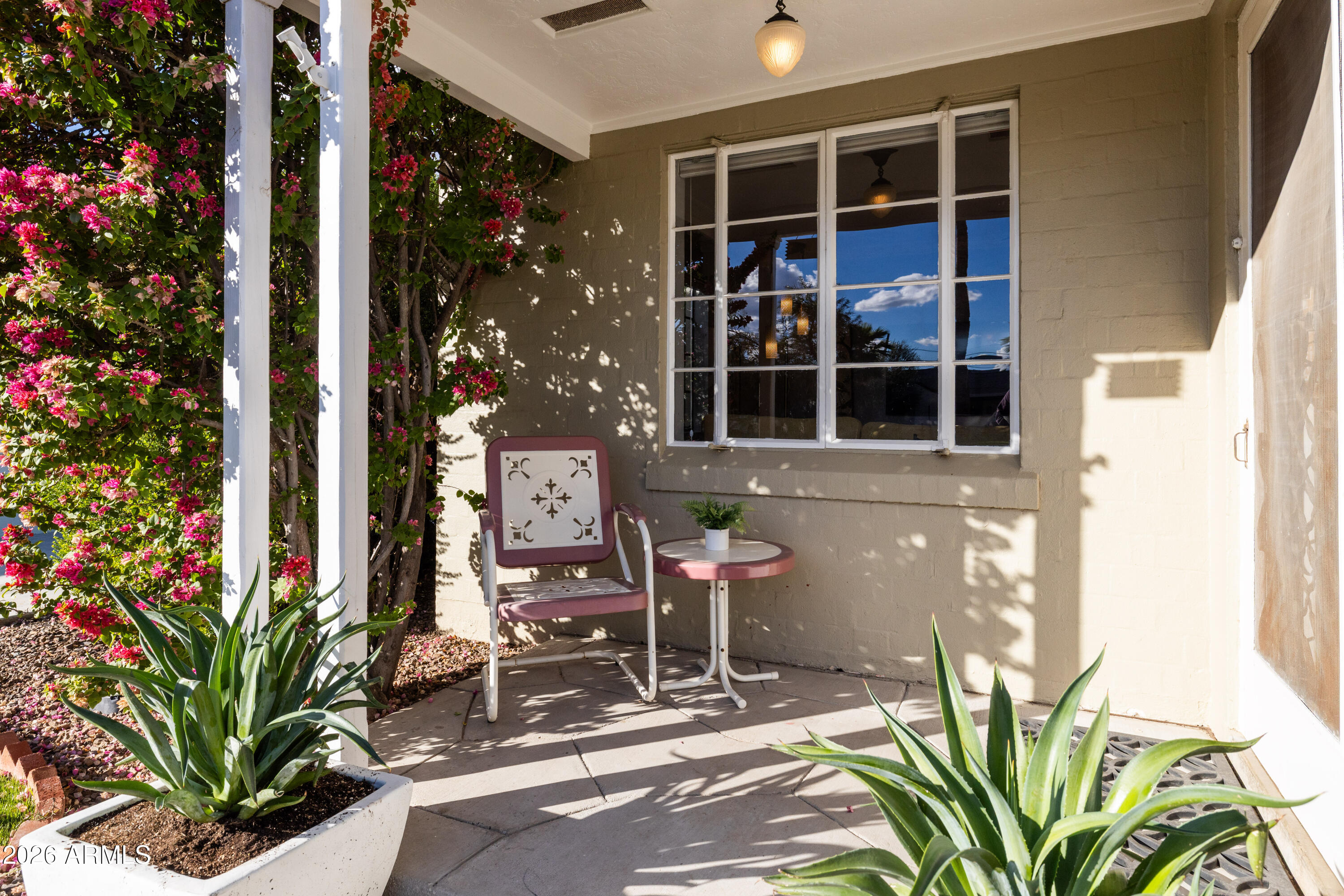 530 W WILSHIRE Drive