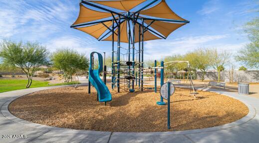 8834 W COLTER Street