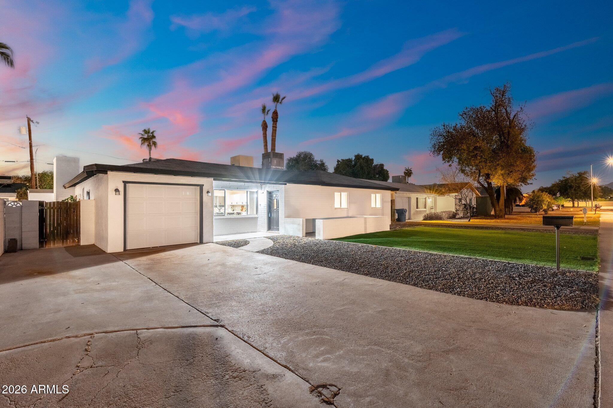 316 E EL CAMINO Drive