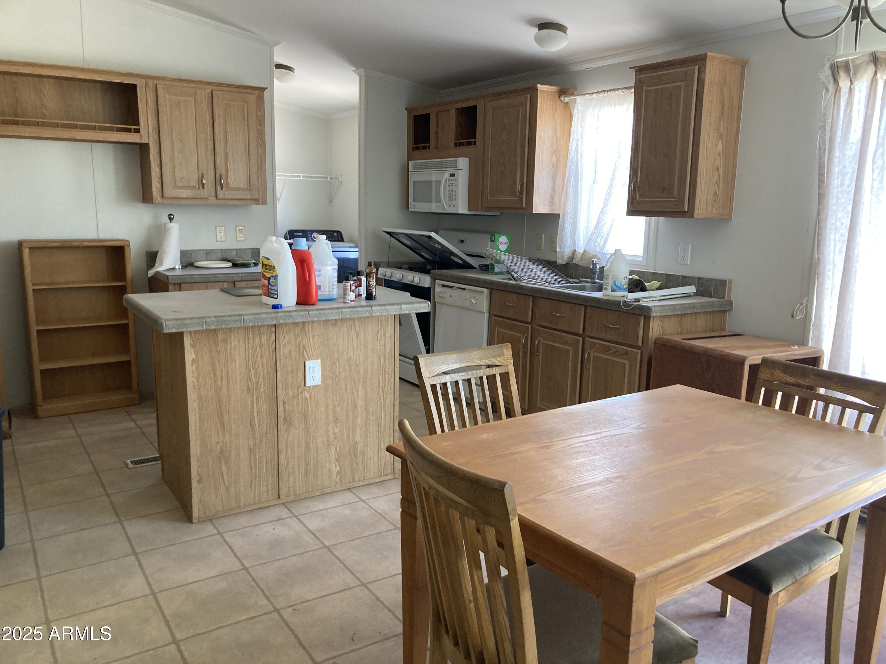 2914 N SAN SIMON Street