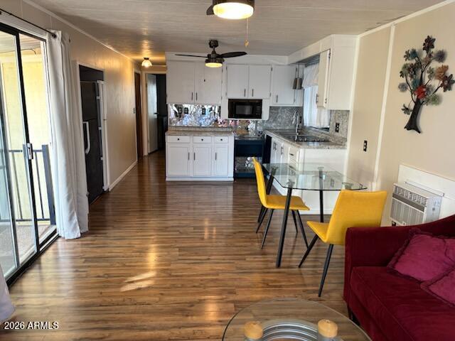 146 N MERRILL Road 73