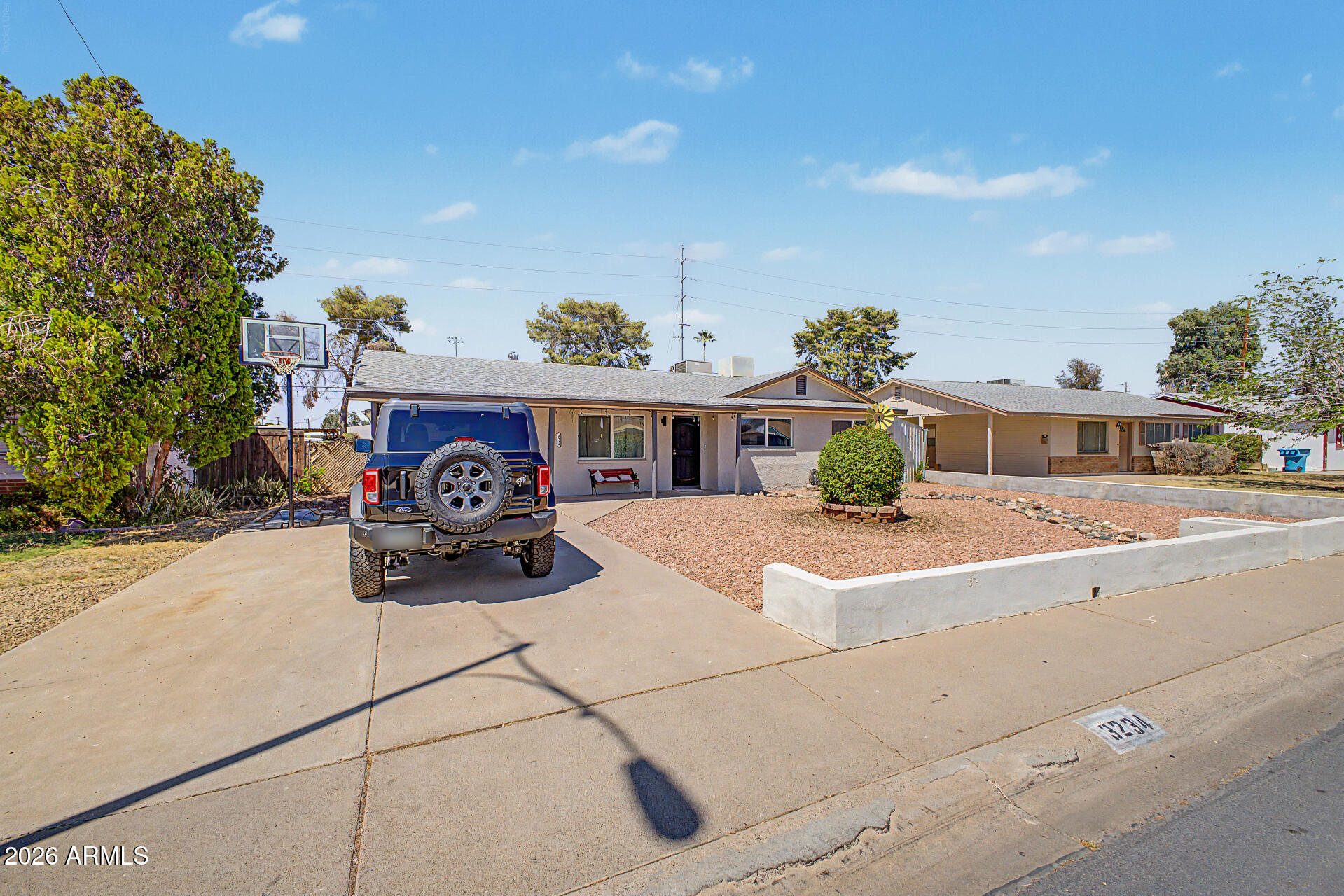 3234 W CORRINE Drive