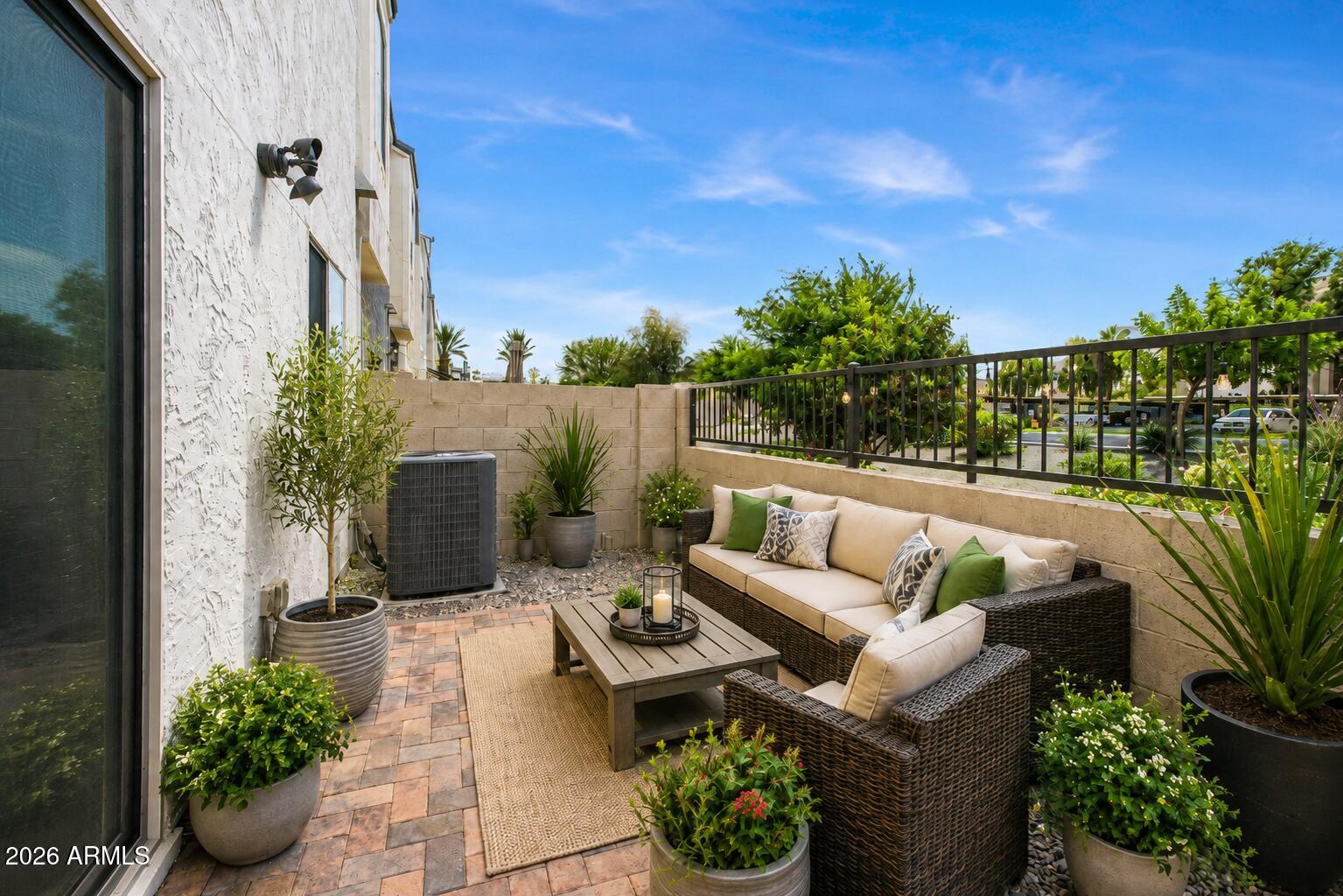 2275 W HARMONT Drive
