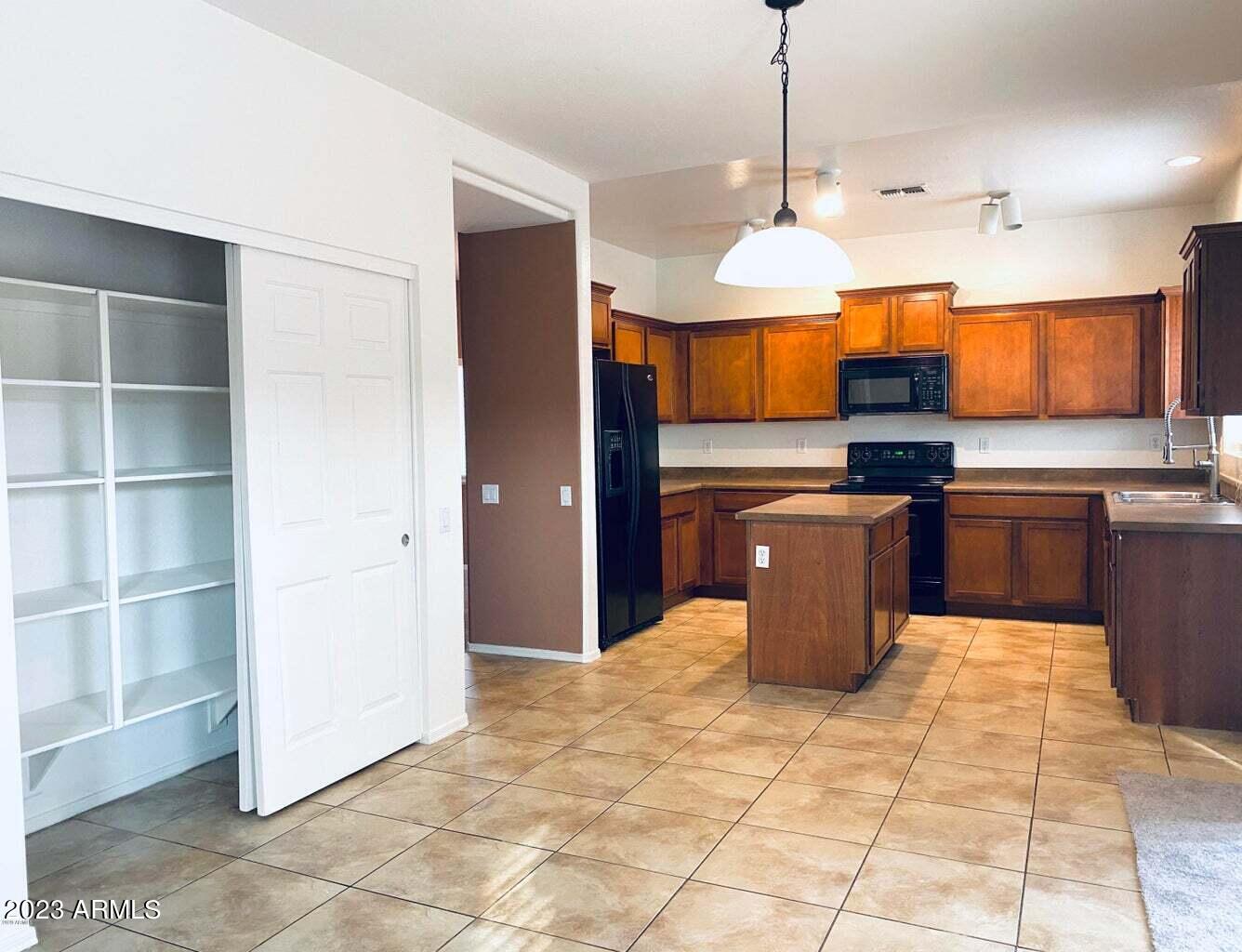 5427 W MINTON Street