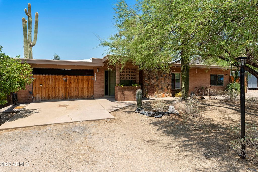 Photo of 6014 E Surrey Drive, Cave Creek, AZ 85331 (MLS # 6891675)
