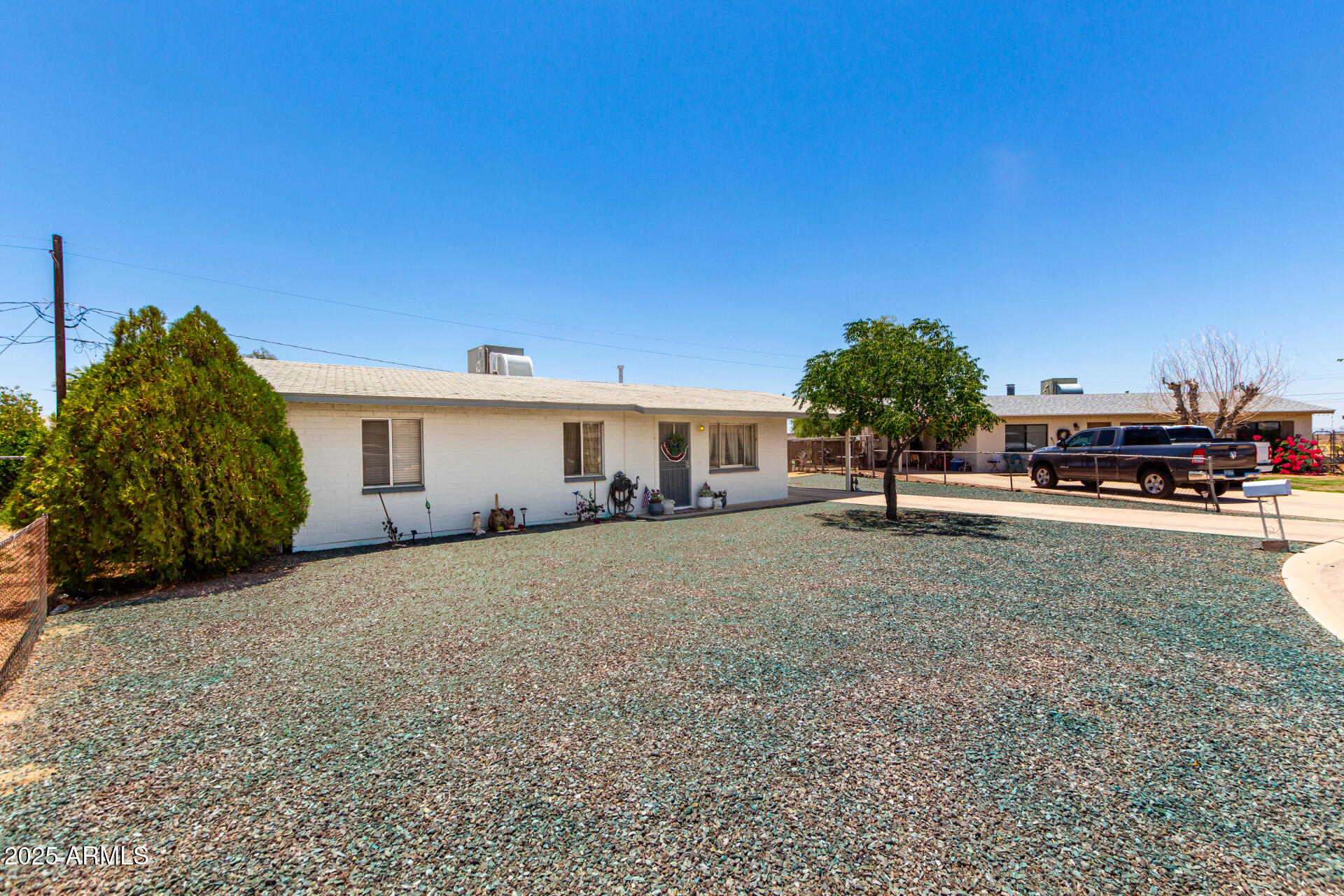 1385 W IRIS Place