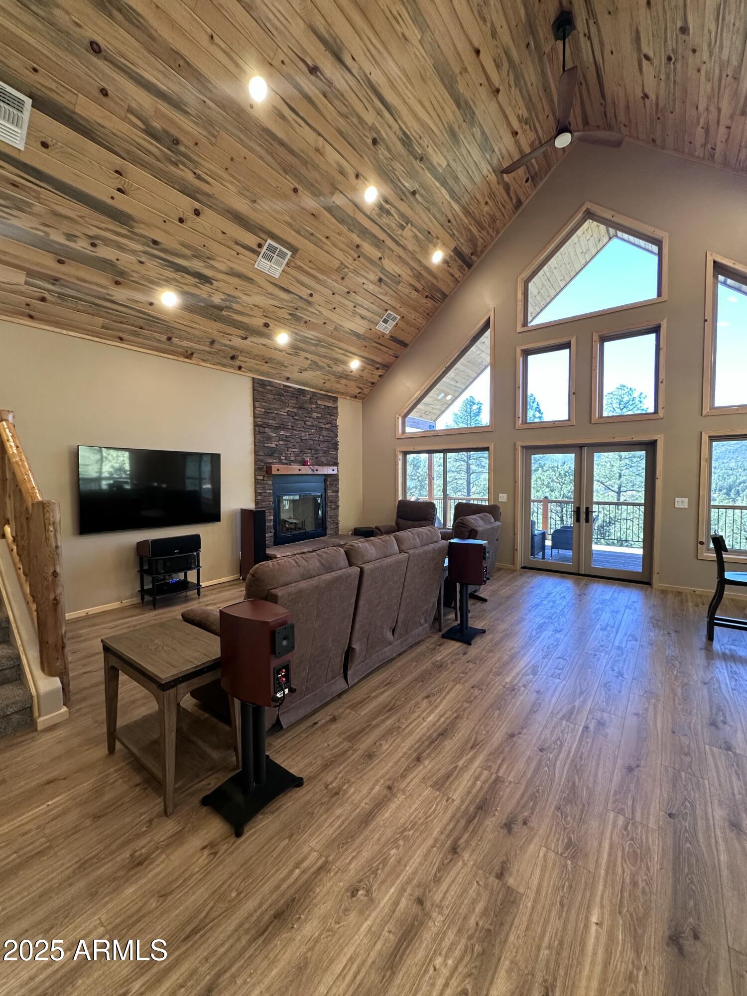 3457 N Whispering Pines Road