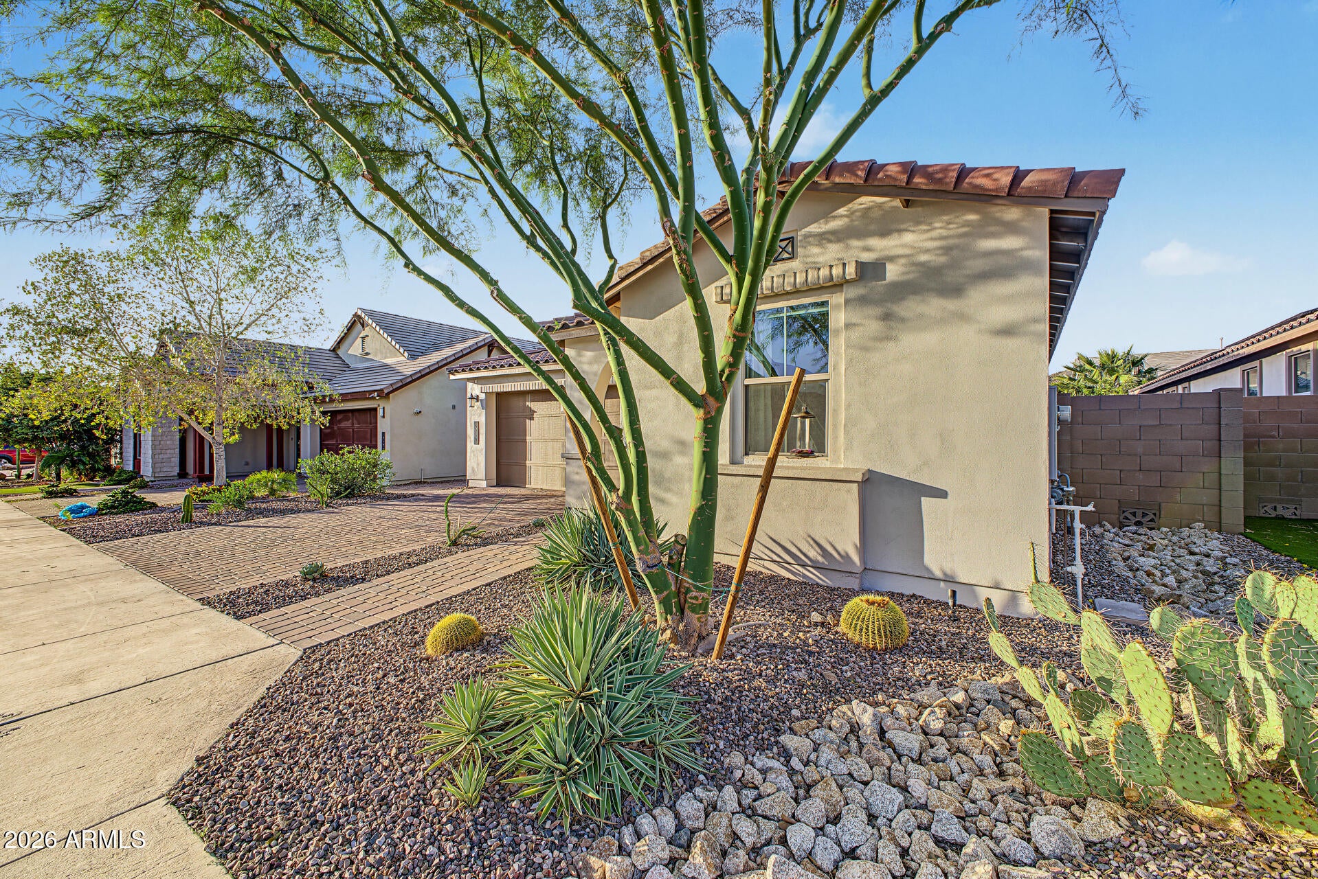 6918 W SPUR Drive