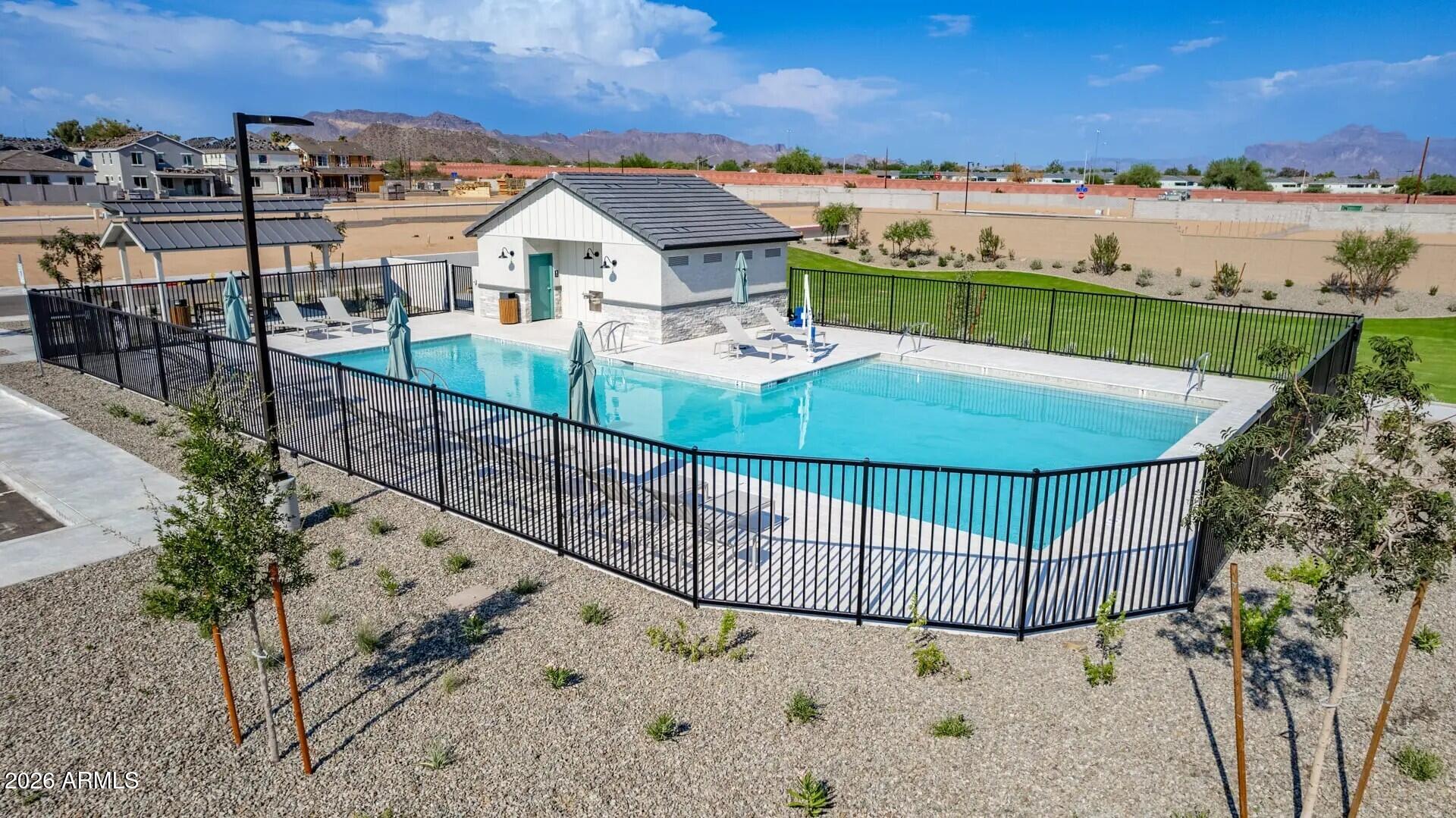513 N 89th Place