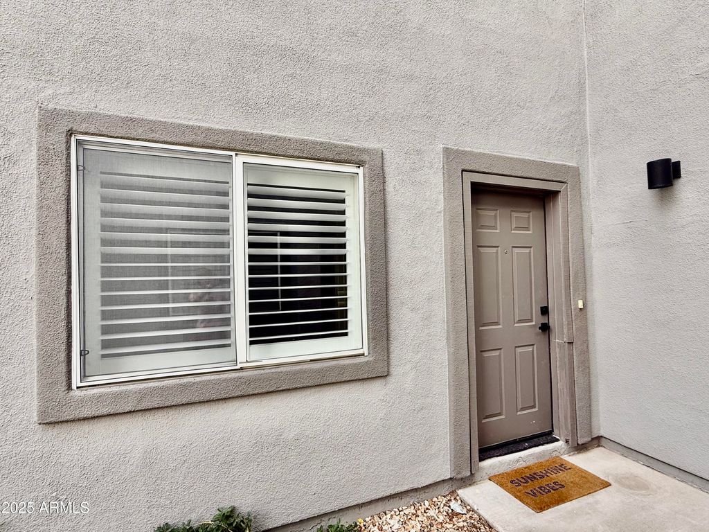 Photo of 7401 W Arrowhead Clubhouse Drive #1015, Glendale, AZ 85308 (MLS # 6961359)