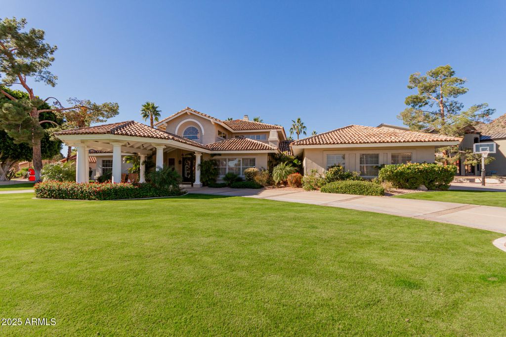 Photo of 11820 S Warpaint Drive, Phoenix, AZ 85044 (MLS # 6977542)