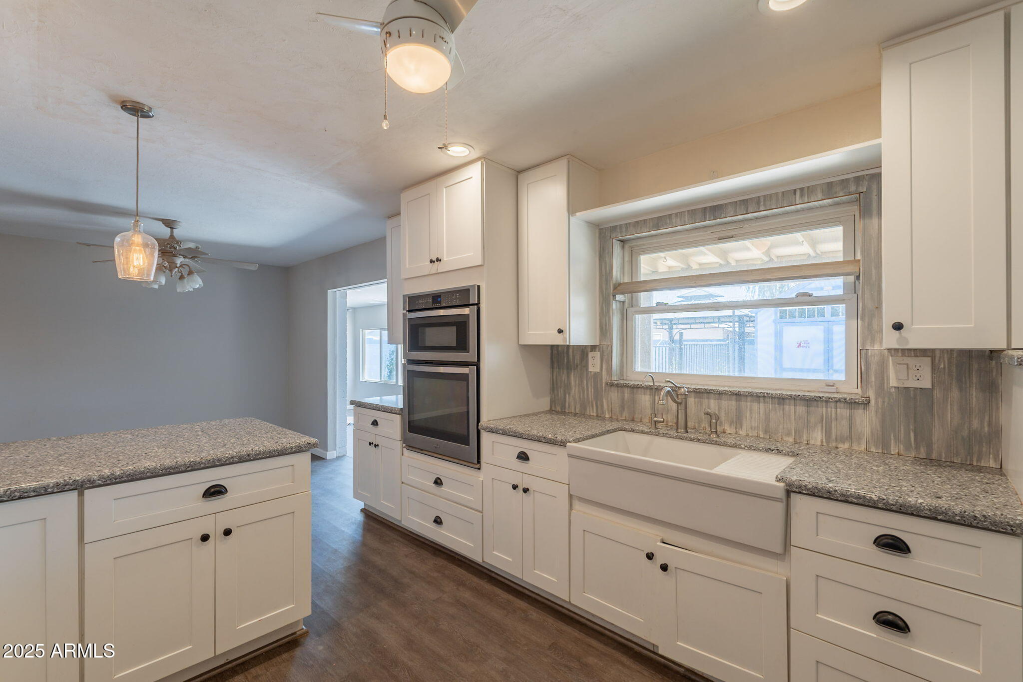 Homes 4 717 W CHILTON Street