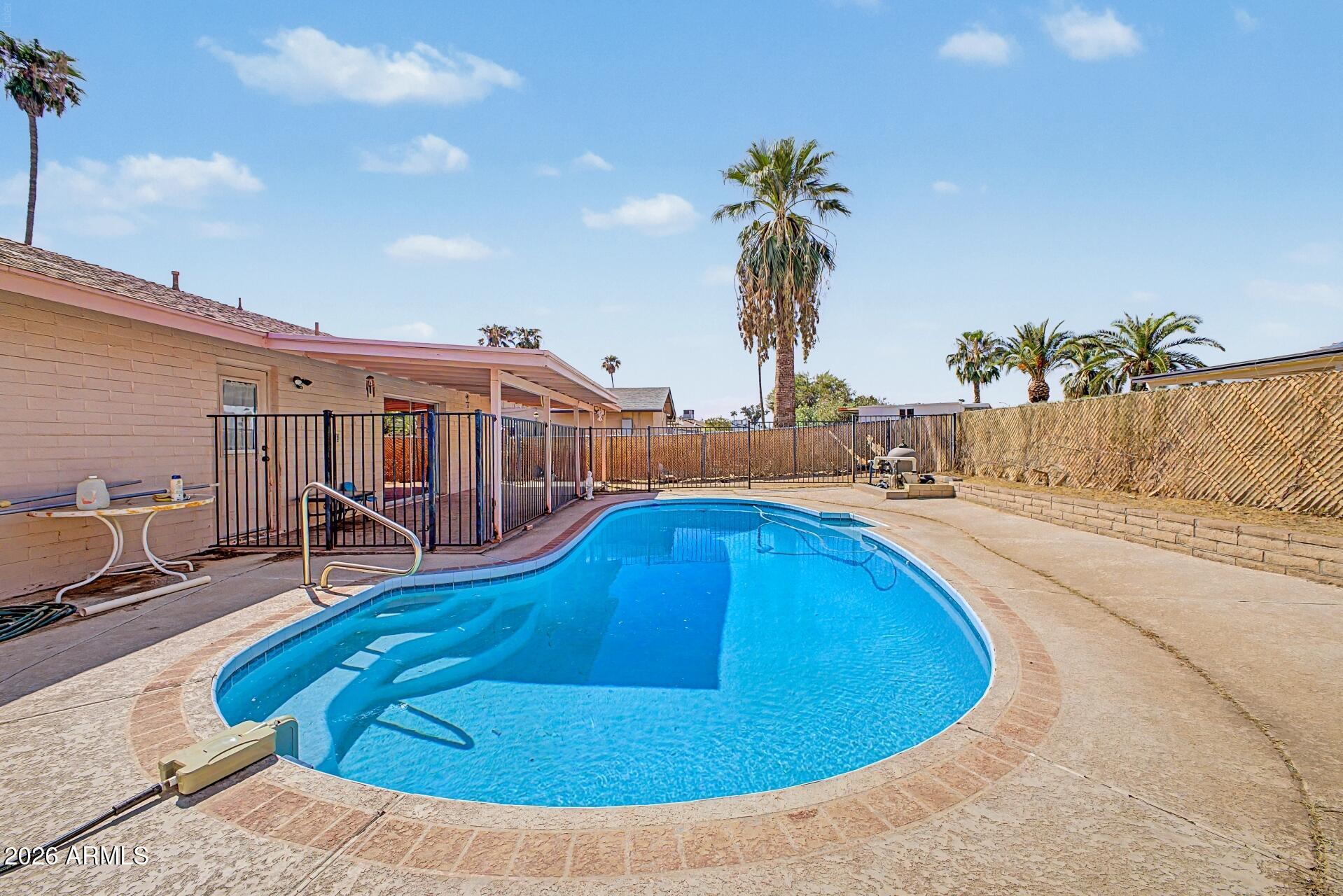 4402 W DESERT COVE Avenue W