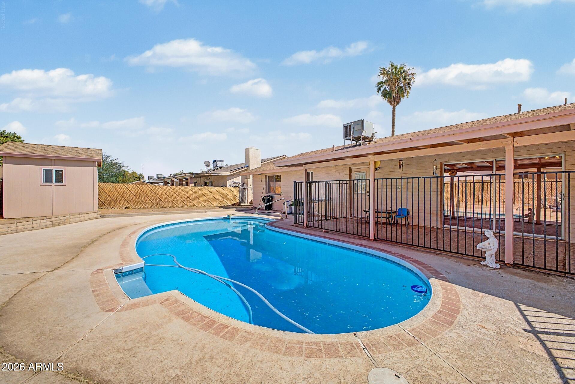 4402 W DESERT COVE Avenue W