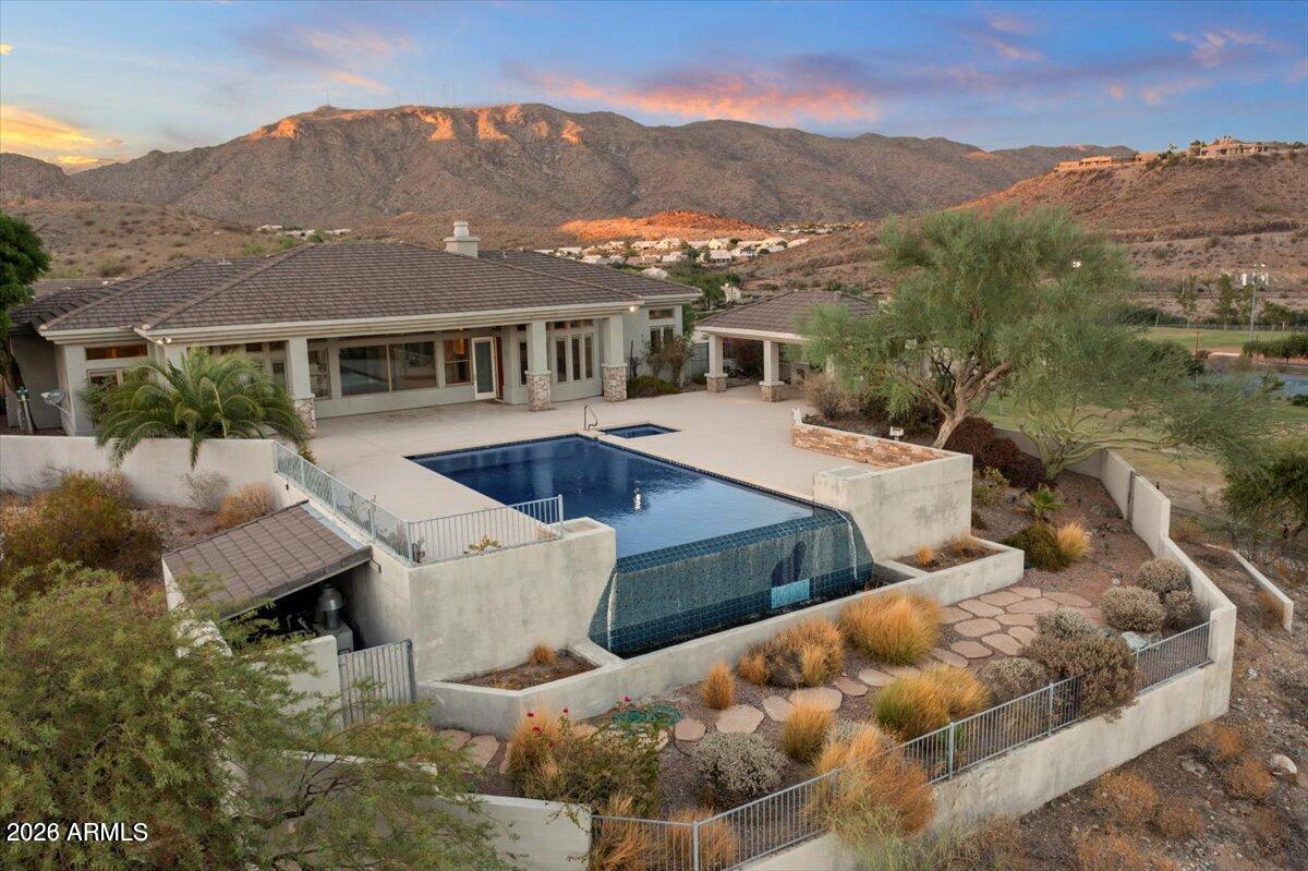 785 E WINDMERE Drive