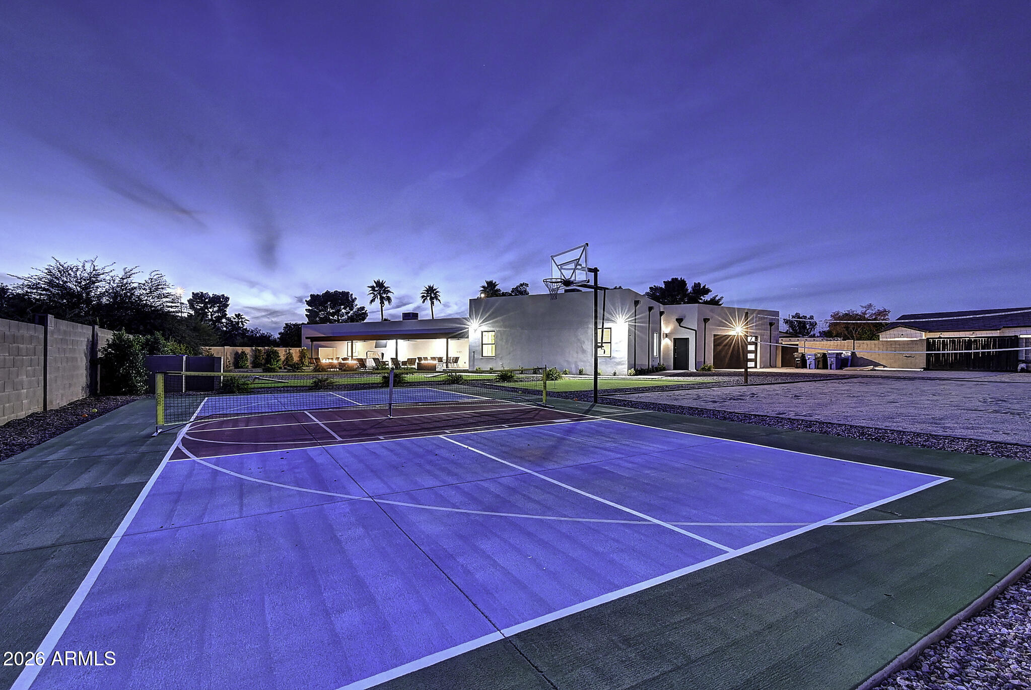 6401 E LARKSPUR Drive