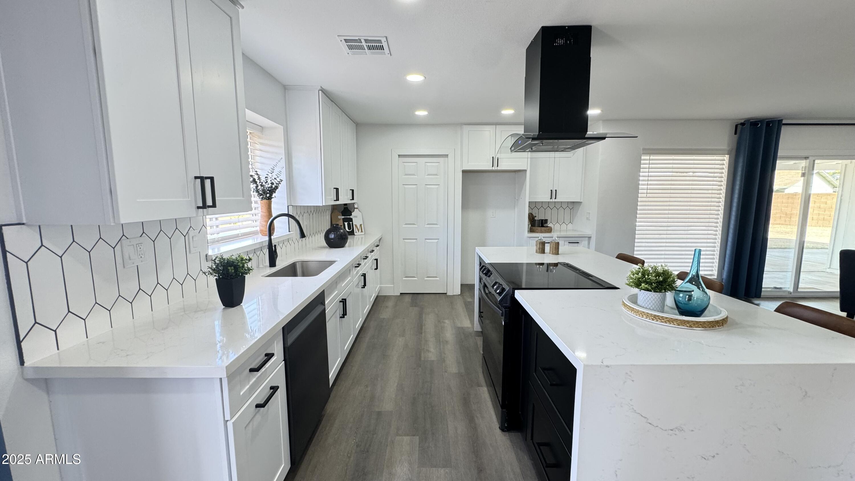 4125 W VILLA RITA Drive
