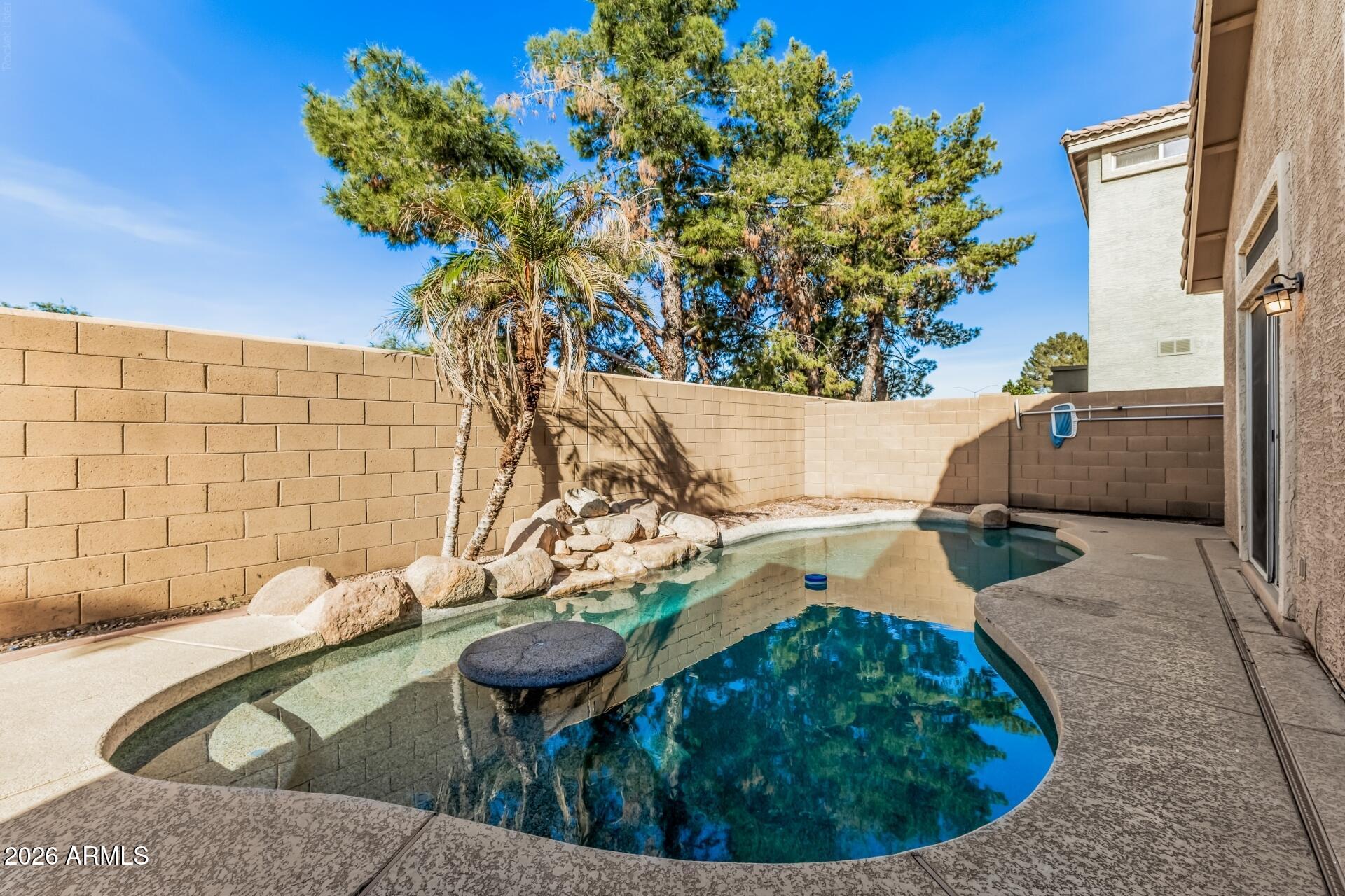 2205 S HARPER --