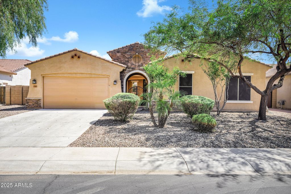 Photo of 3567 E Chestnut Lane, Gilbert, AZ 85298 (MLS # 6918180)