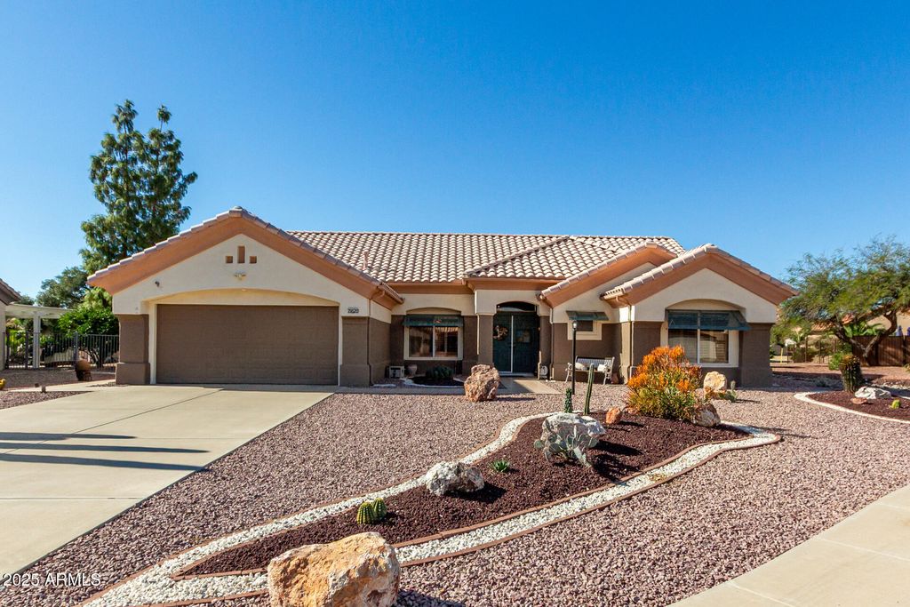 Photo of 21620 N 156th Lane, Sun City West, AZ 85375 (MLS # 6951583)
