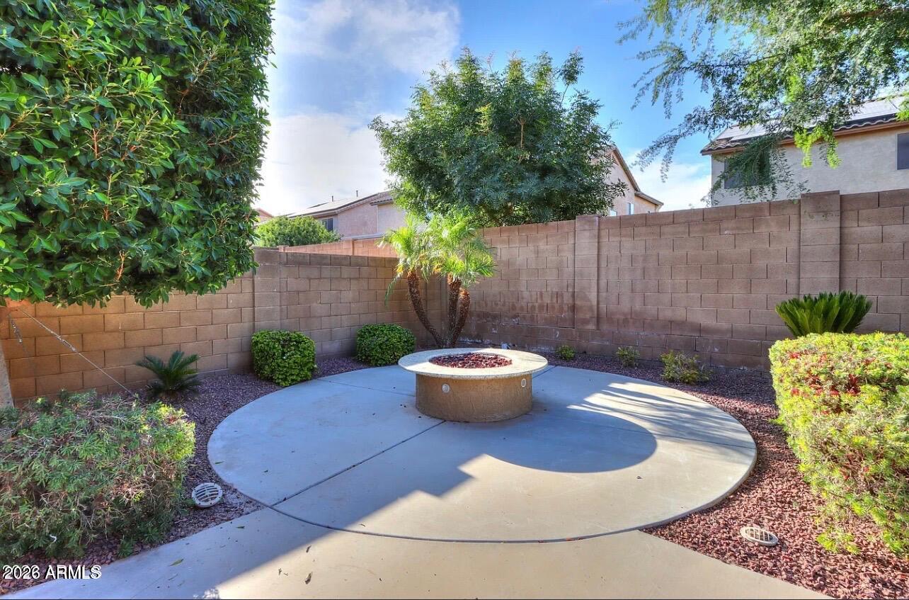 6328 W VICTORY Way