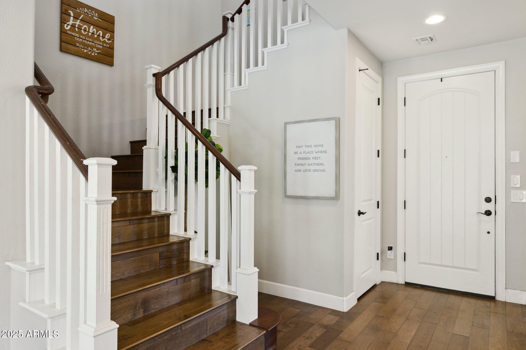 937 W GLACIER Drive