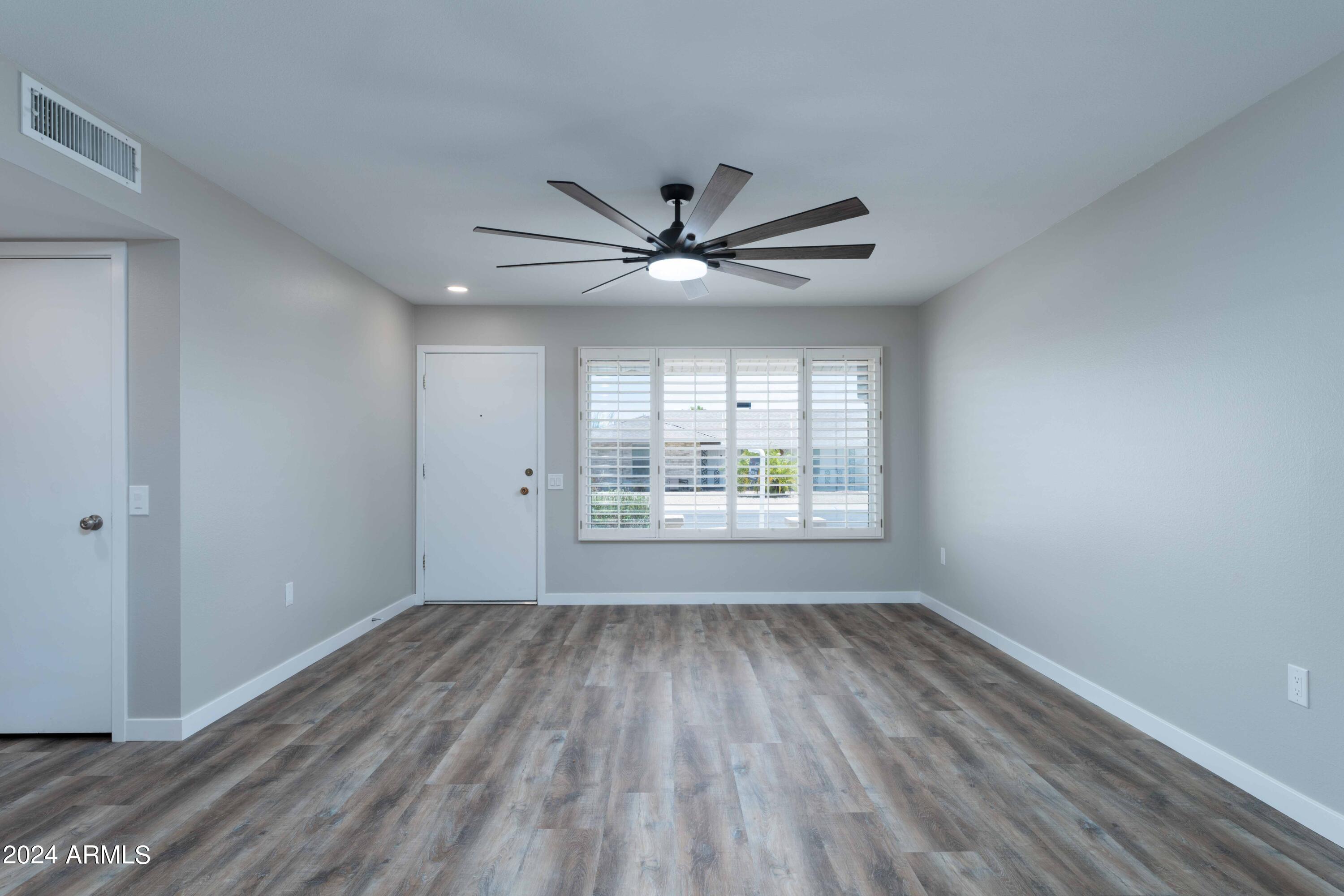 10608 W EDGEWOOD Drive