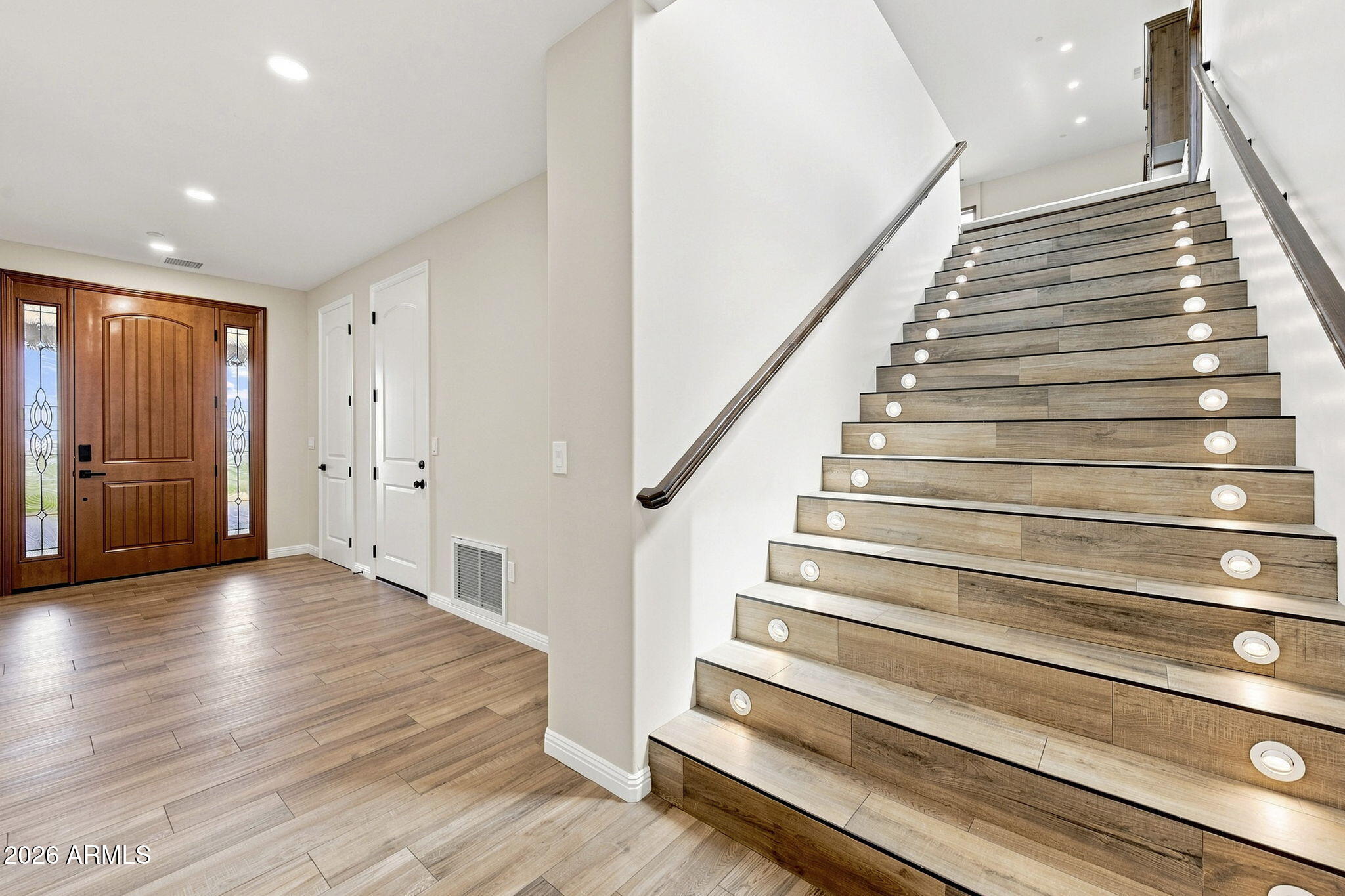 703 W LEE Boulevard