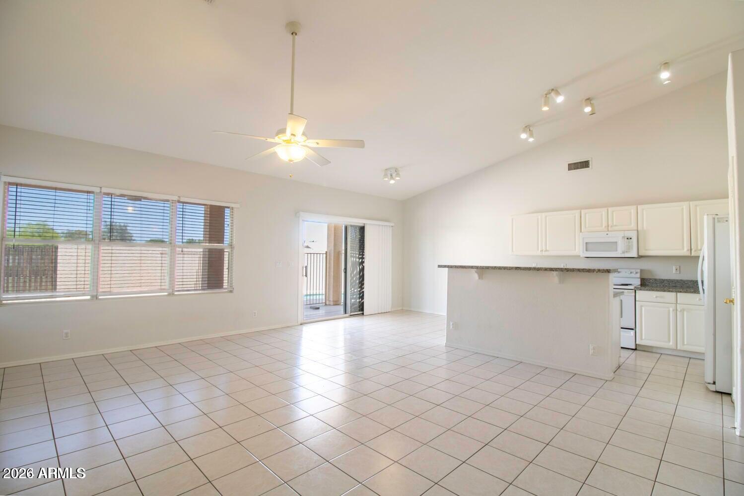 1450 N ROADRUNNER Drive