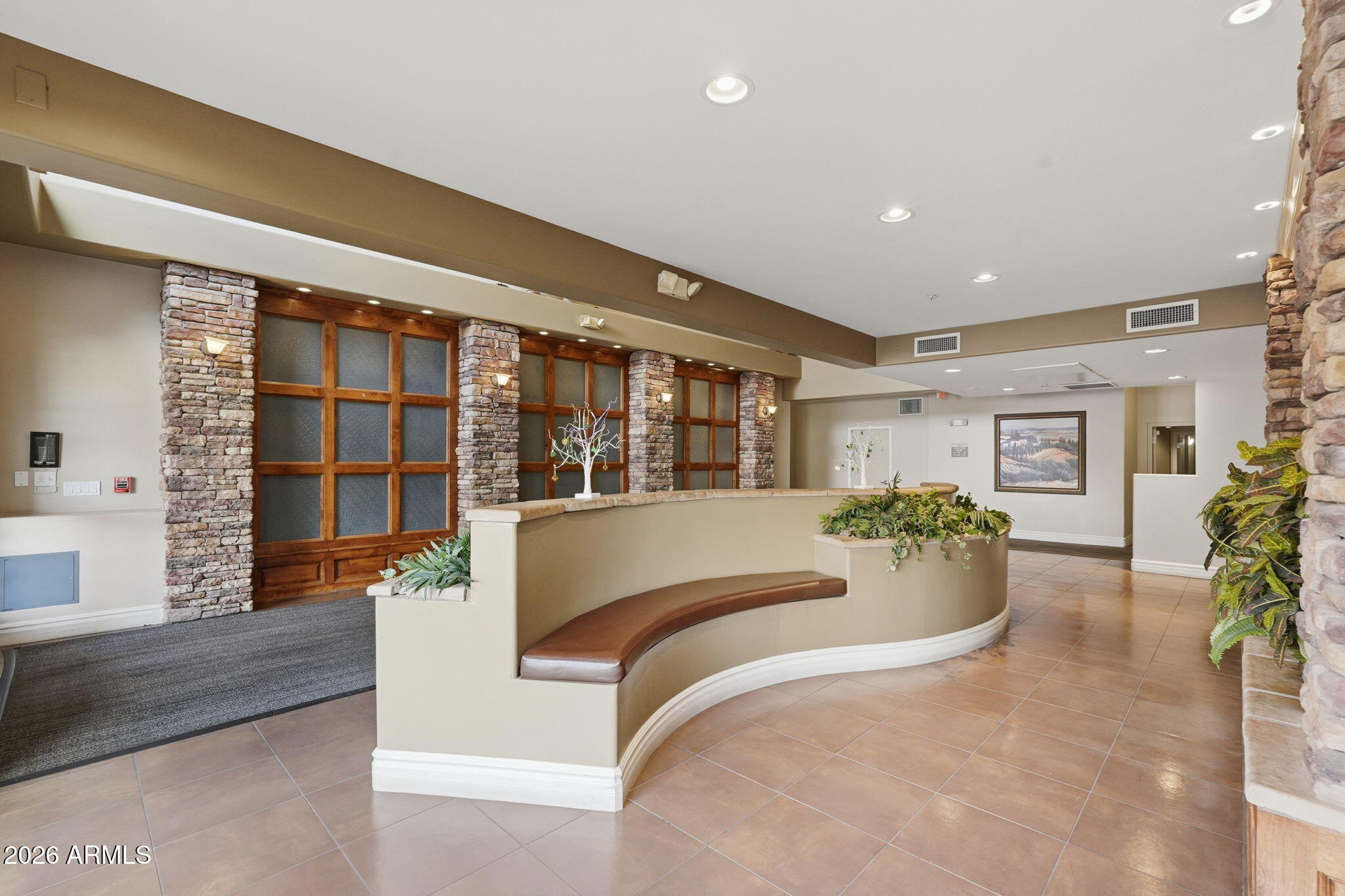 5450 E DEER VALLEY Drive 1224