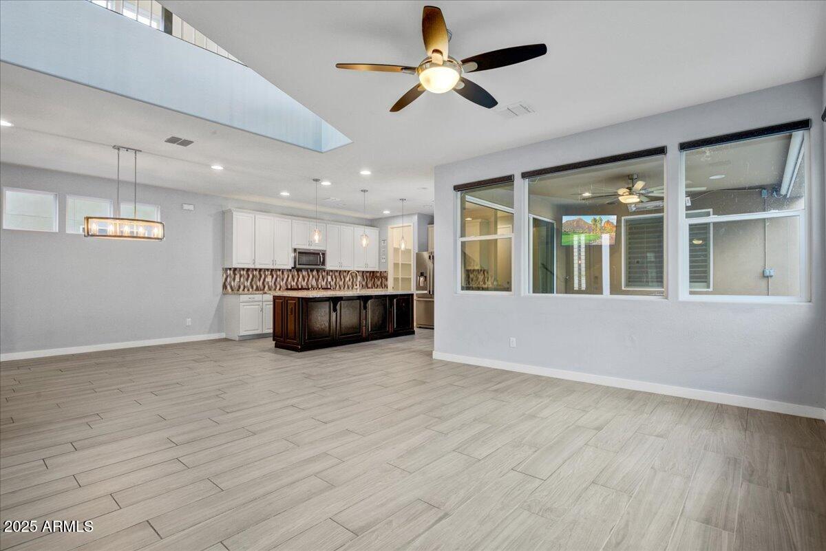 1372 N ZANE Drive
